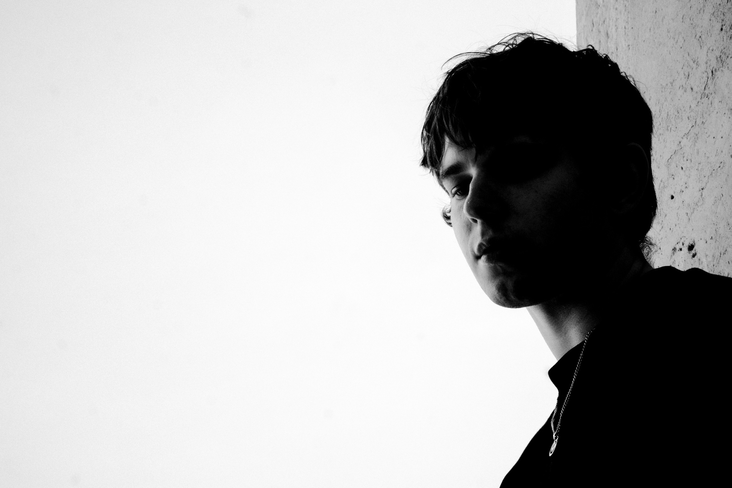 Kaamera ühel või teisel küljel. Meeste ja naiste fotograaf Tallinnas Anna Sipari