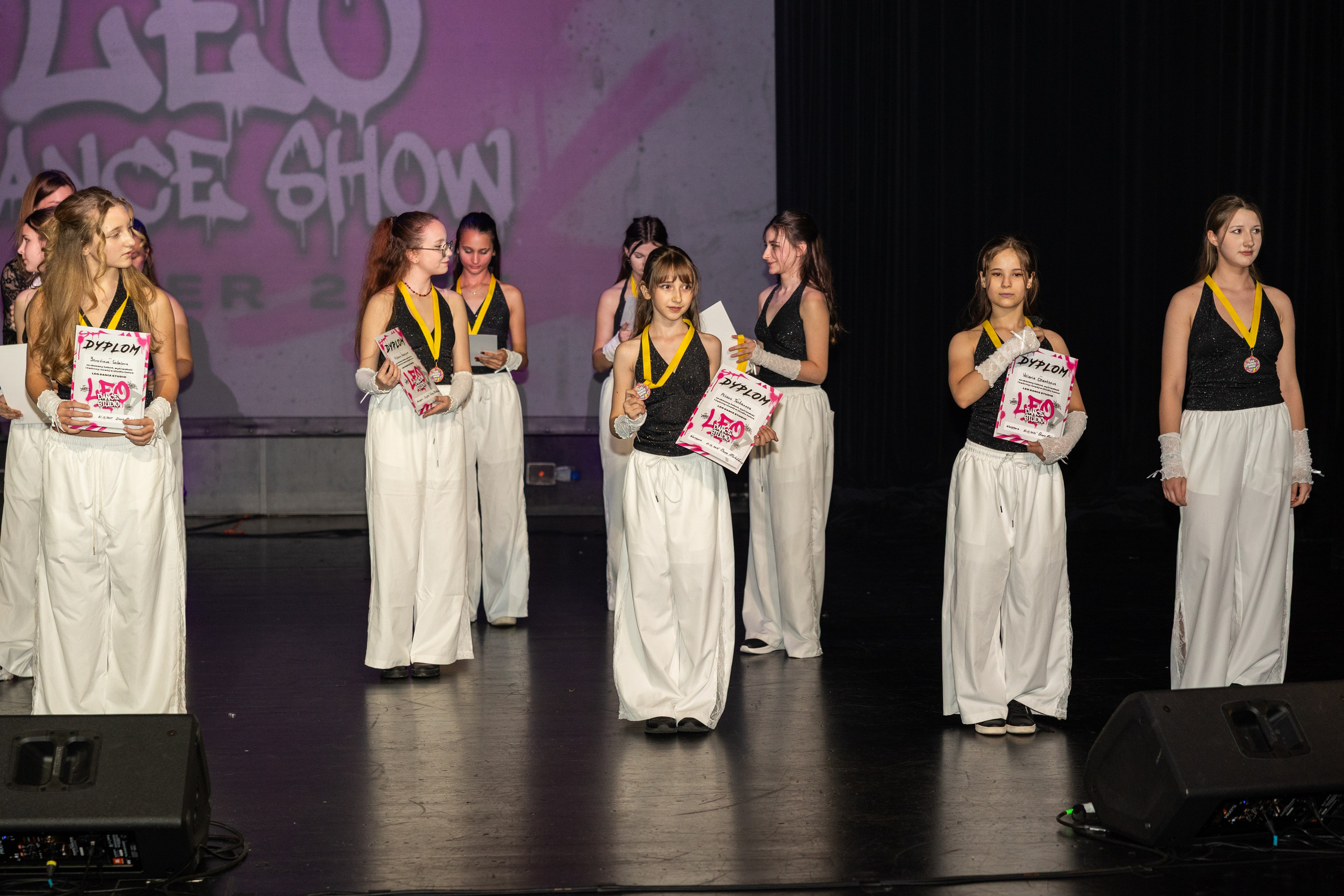 LEO DANCE SHOW WINTER 2025. Семейный и детский фотограф в Варшаве Мила Бобровская