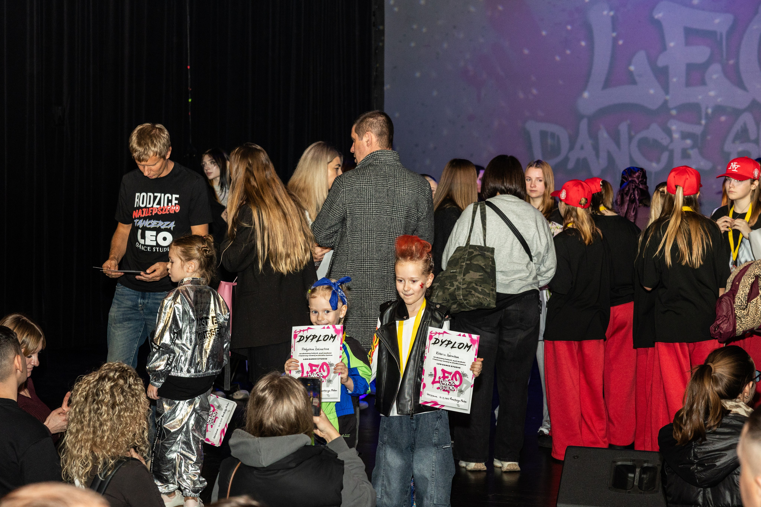 LEO DANCE SHOW WINTER 2025. Семейный и детский фотограф в Варшаве Мила Бобровская