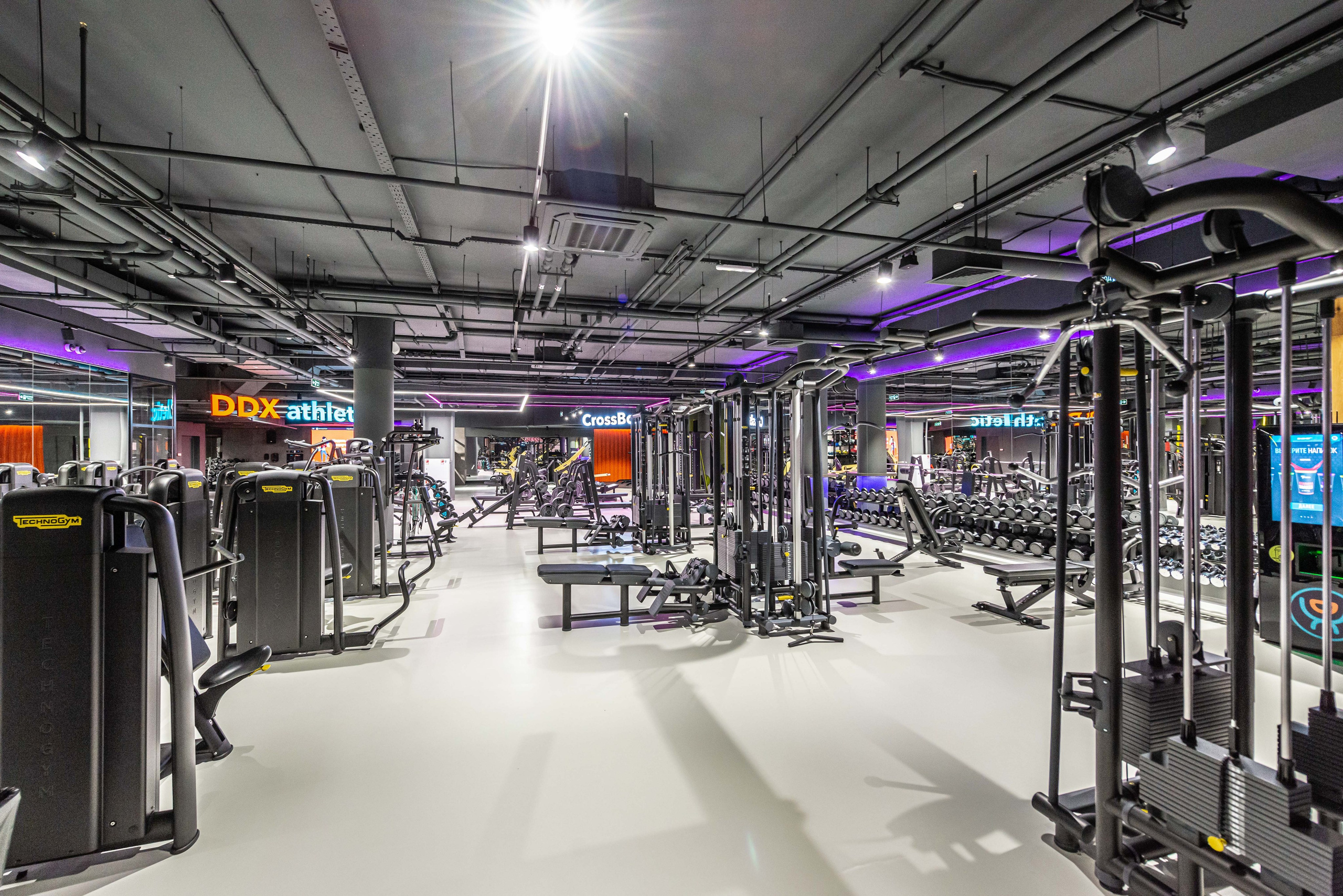 Фитнес-клуб DDX Fitness на ул. Лескова. ФОТОГРАФ МЕКСИКА КИНТАНА-РОО