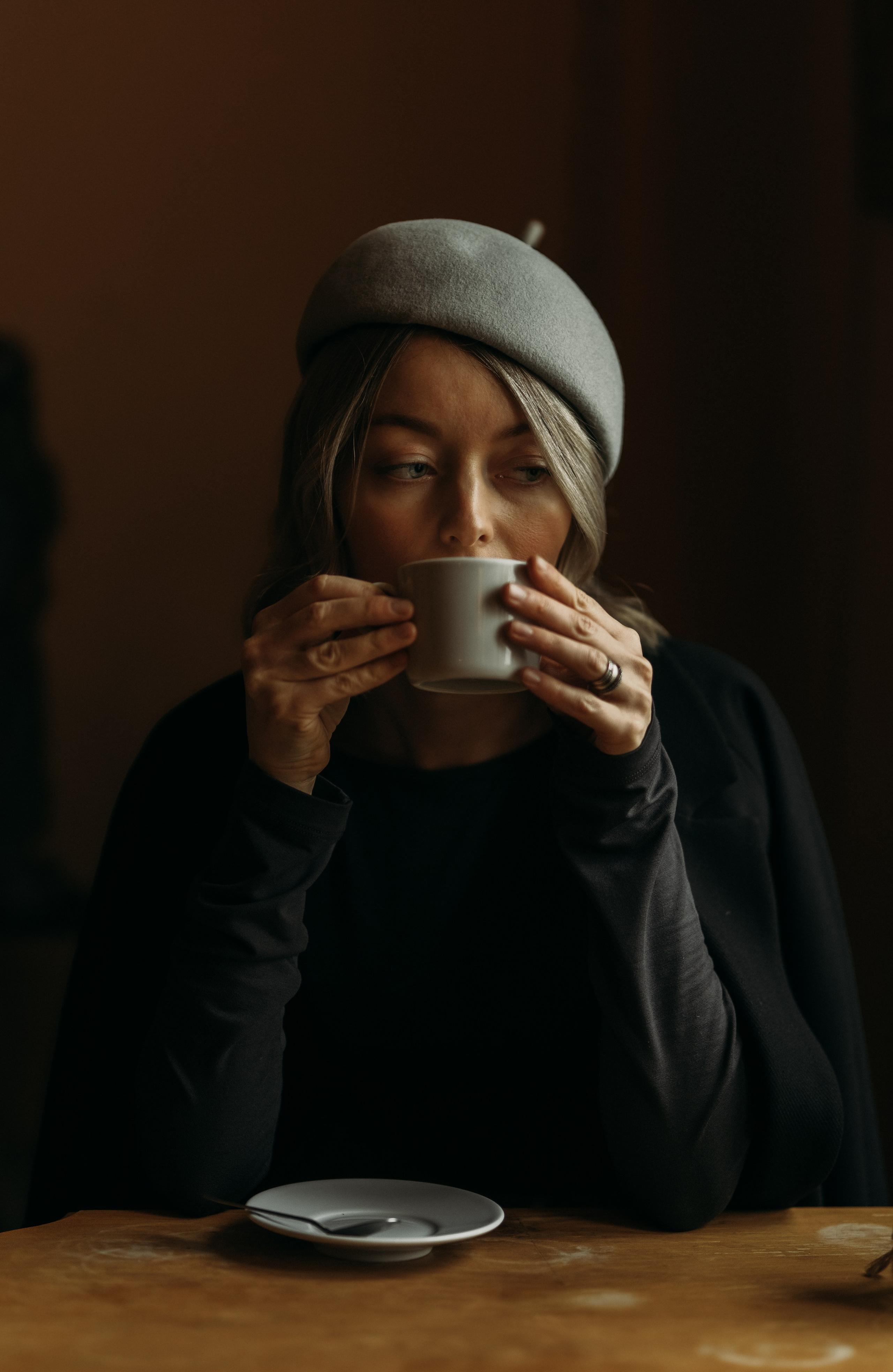 Woman phoshoot. Wedding and potrait photographer in Helsinki Vickan O