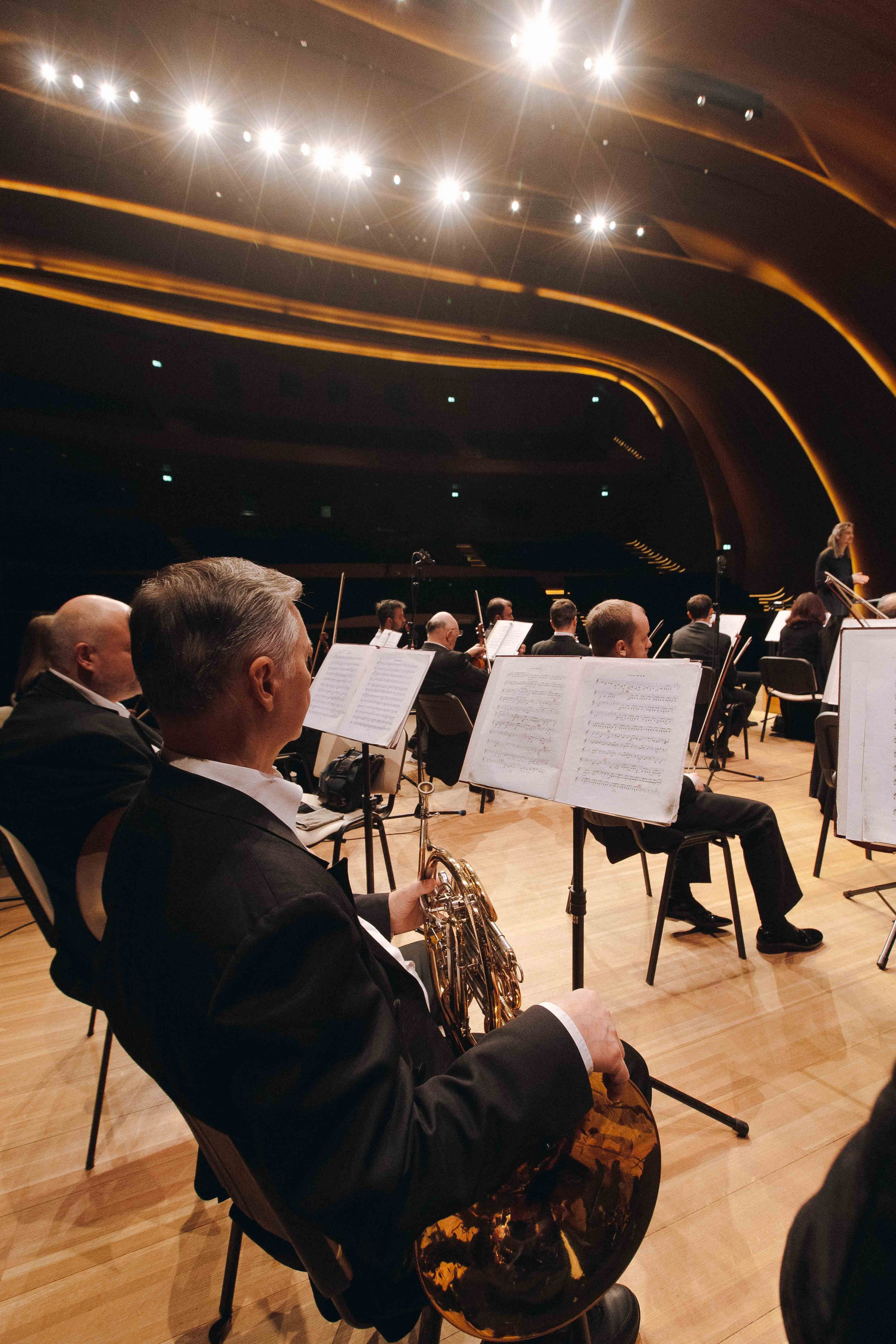 The Tchaikovsky Academic Grand Symphony Orchestra in Baku. Wedding&Event photographer Ismail Rzayev in Baku
