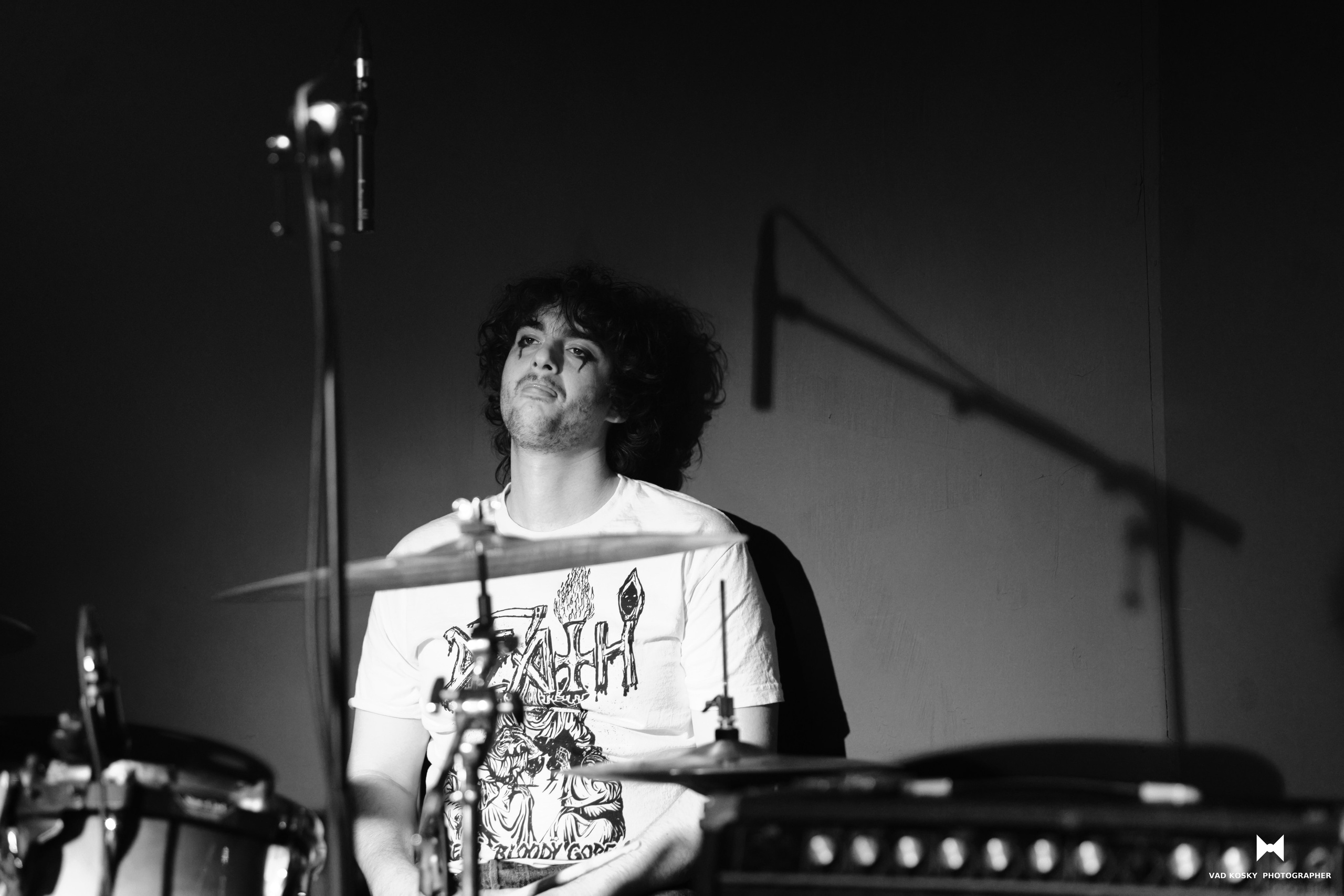 Crimson bass — Mary Bar Haifa 28.11.25. Vad Kosky Photographer