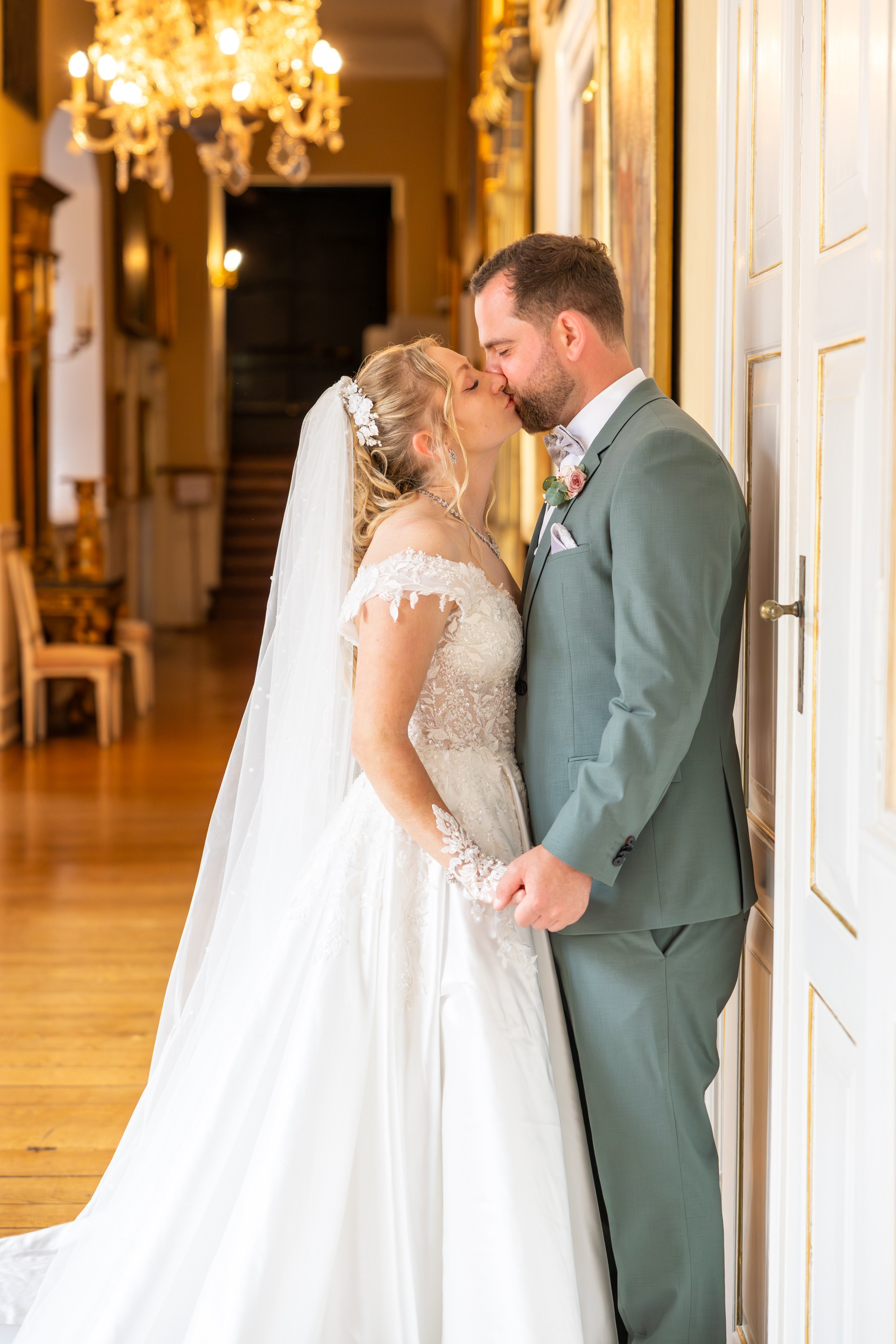Hochzeit im Schloss Detmold – Kreatives Hochzeit Fotoshooting & Emotionale Hochzeitsreportagen!. Hochzeitsfotografin in Gütersloh | Authentische Hochzeitsreportagen | TK Photographie
