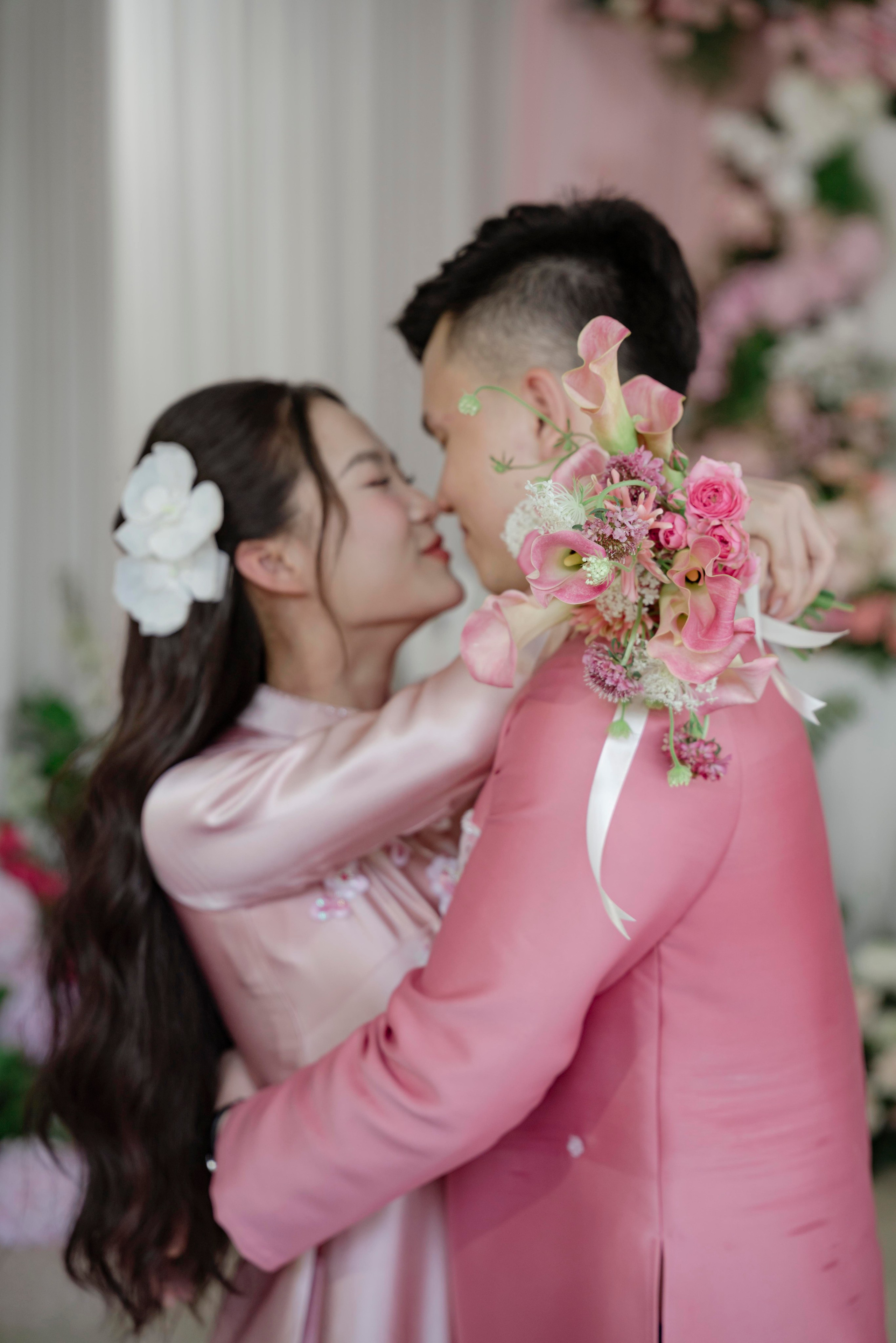 LINH & HUYEN. WEDDING PHOTOGRAPHER IN VIETNAM
