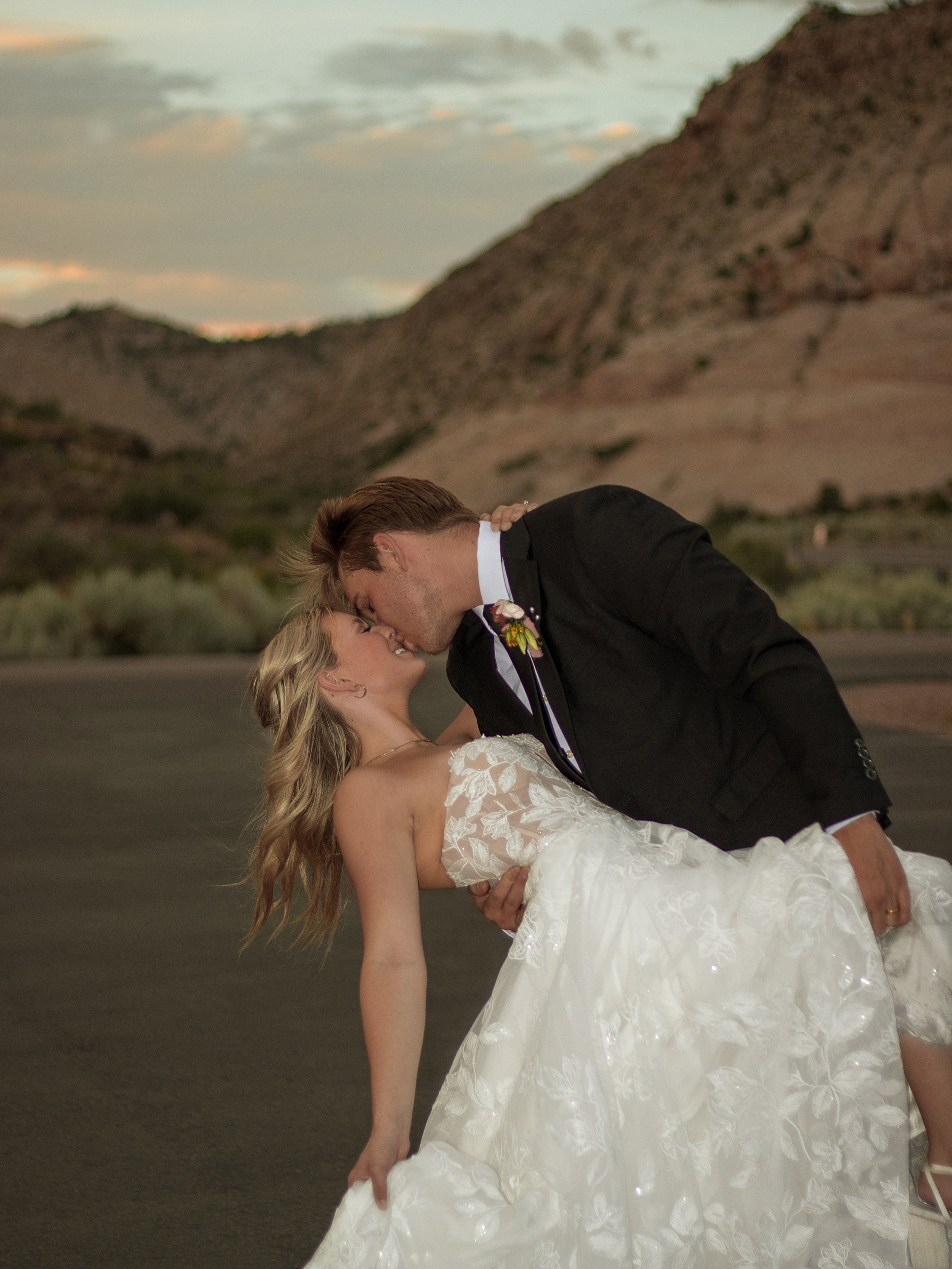 Wedding photoshoot in Southern Utah. Portrait and couples photographer in Florida, Valeriia Honcharova