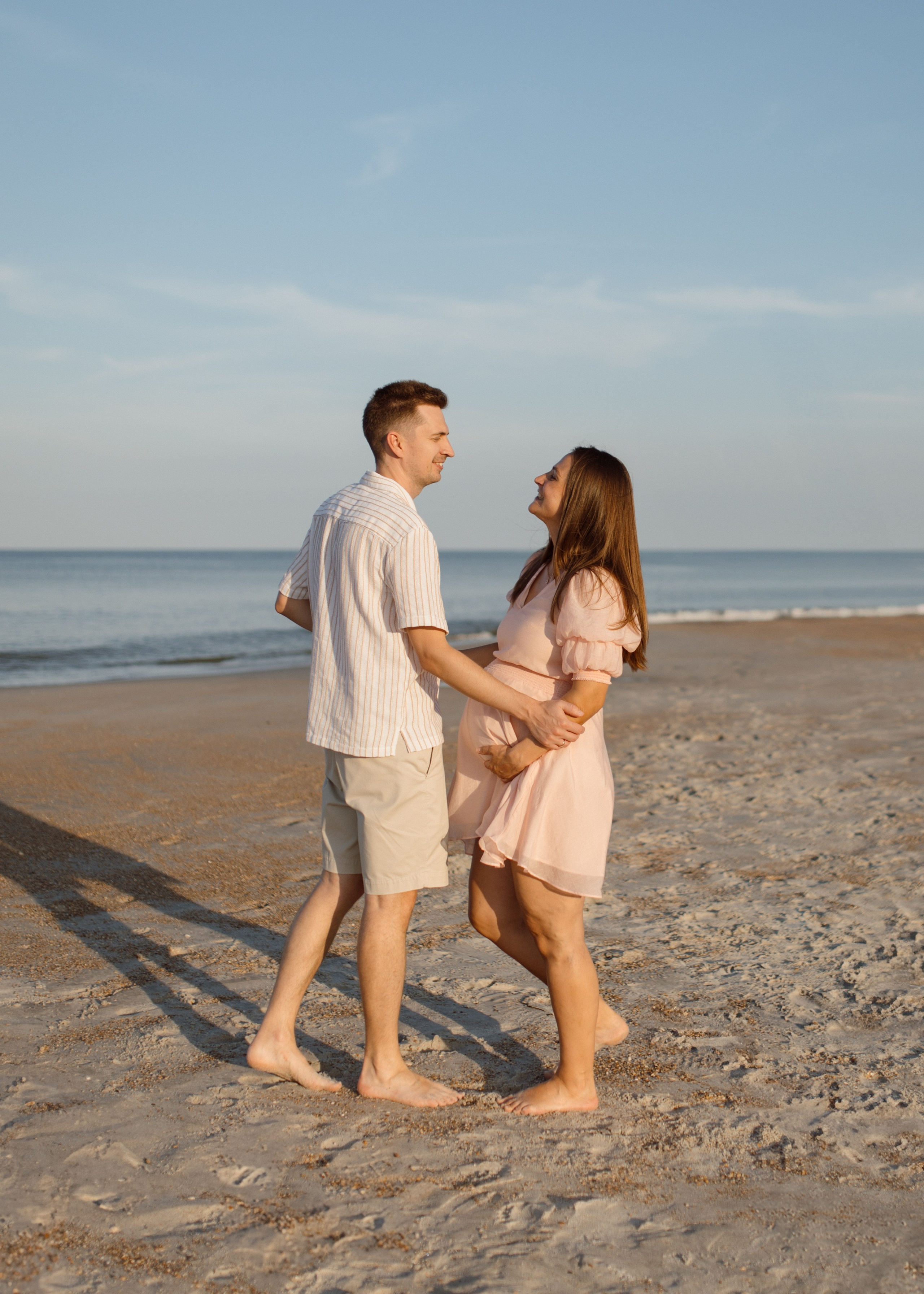 T + A Maternity at the Beach. Portrait and couples photographer in Florida, Valeriia Honcharova