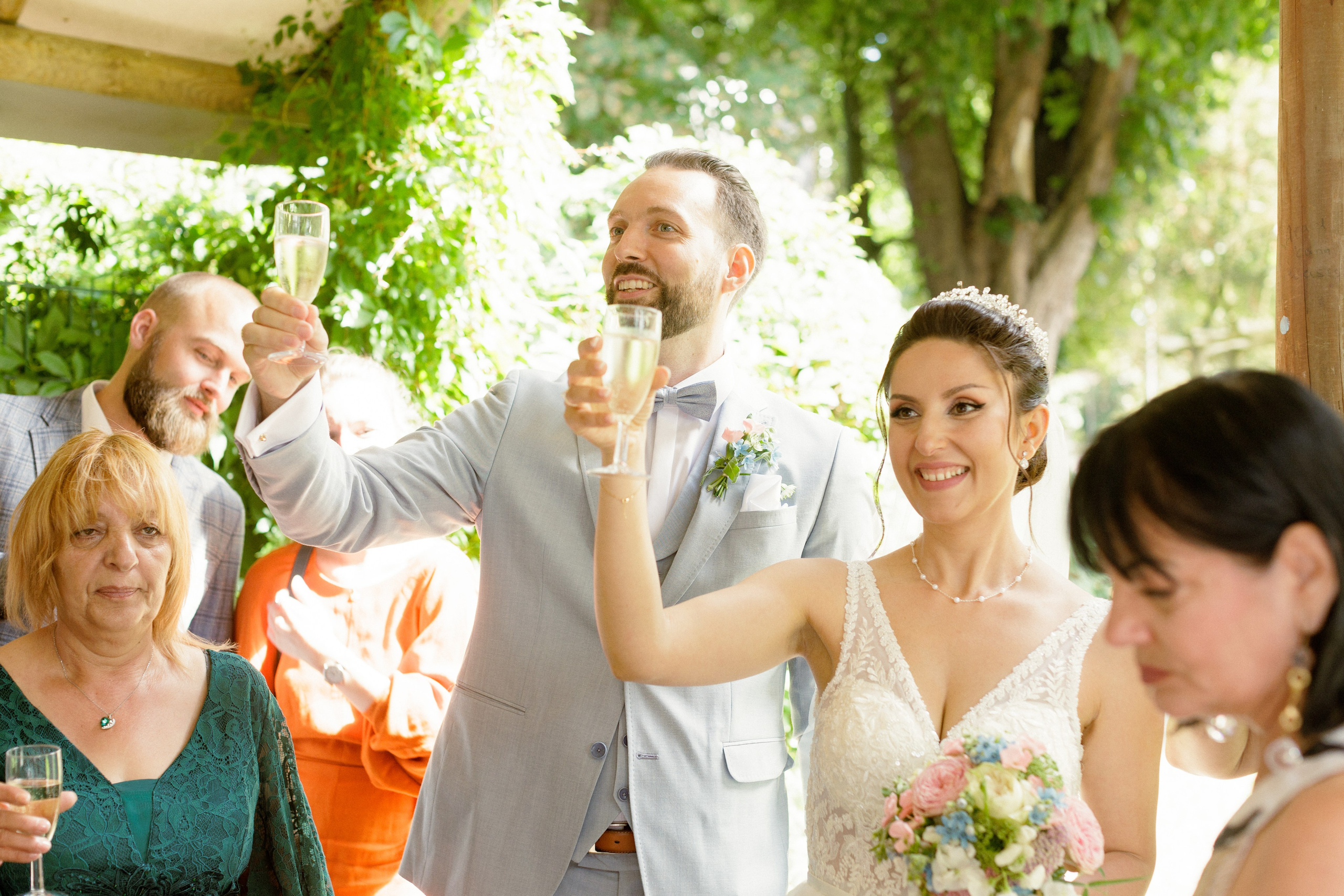 Hochzeitsfotografie in der Weißen Villa Elmshorn | Historischer Charme in Schleswig-Holstein. Hochzeitsfotograf und Hochzeitsvideograf aus Hamburg | Roka21Film