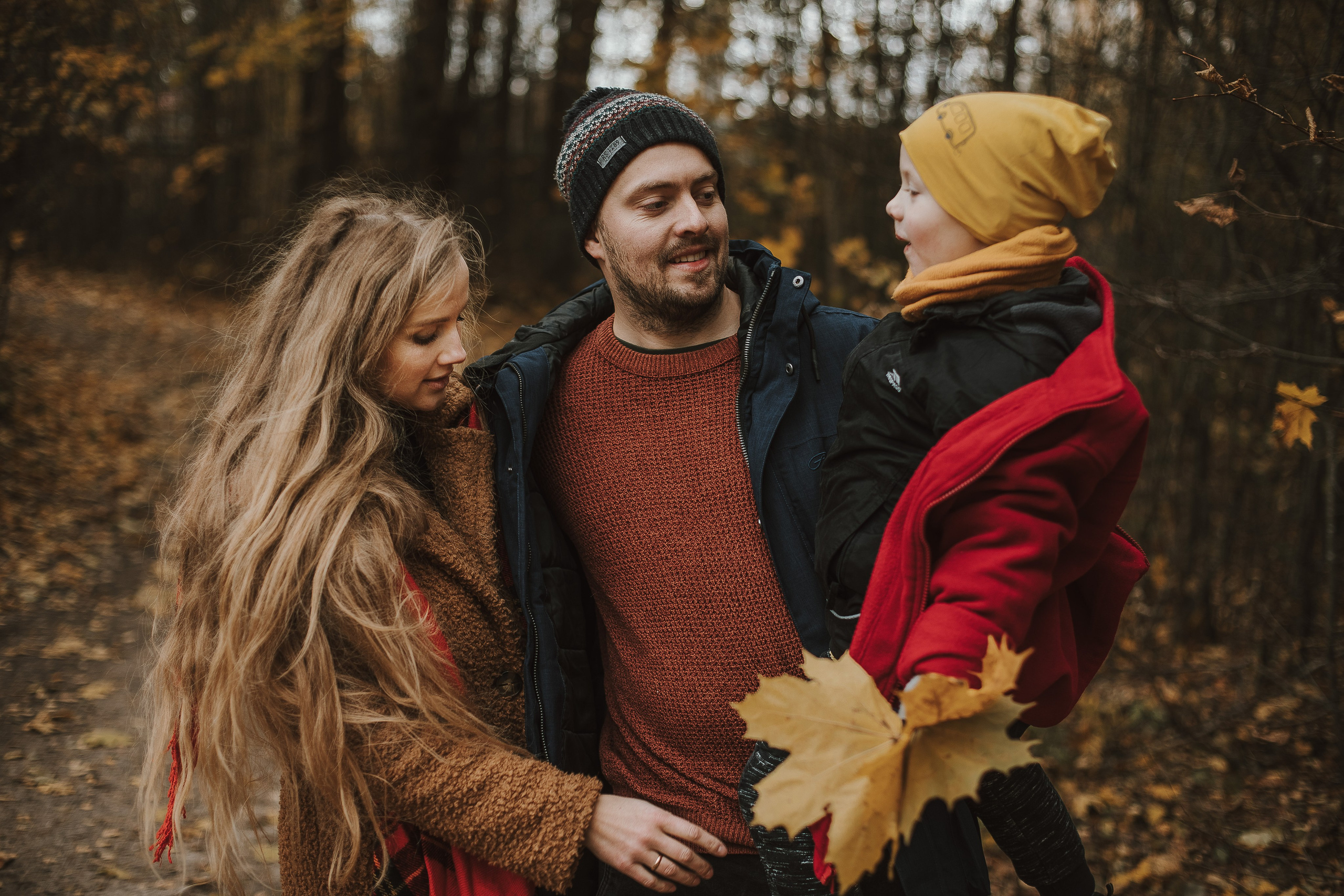 Rudens fotosesija ar mašīnu. Fotogrāfs Rīgā — Katerina Gordik