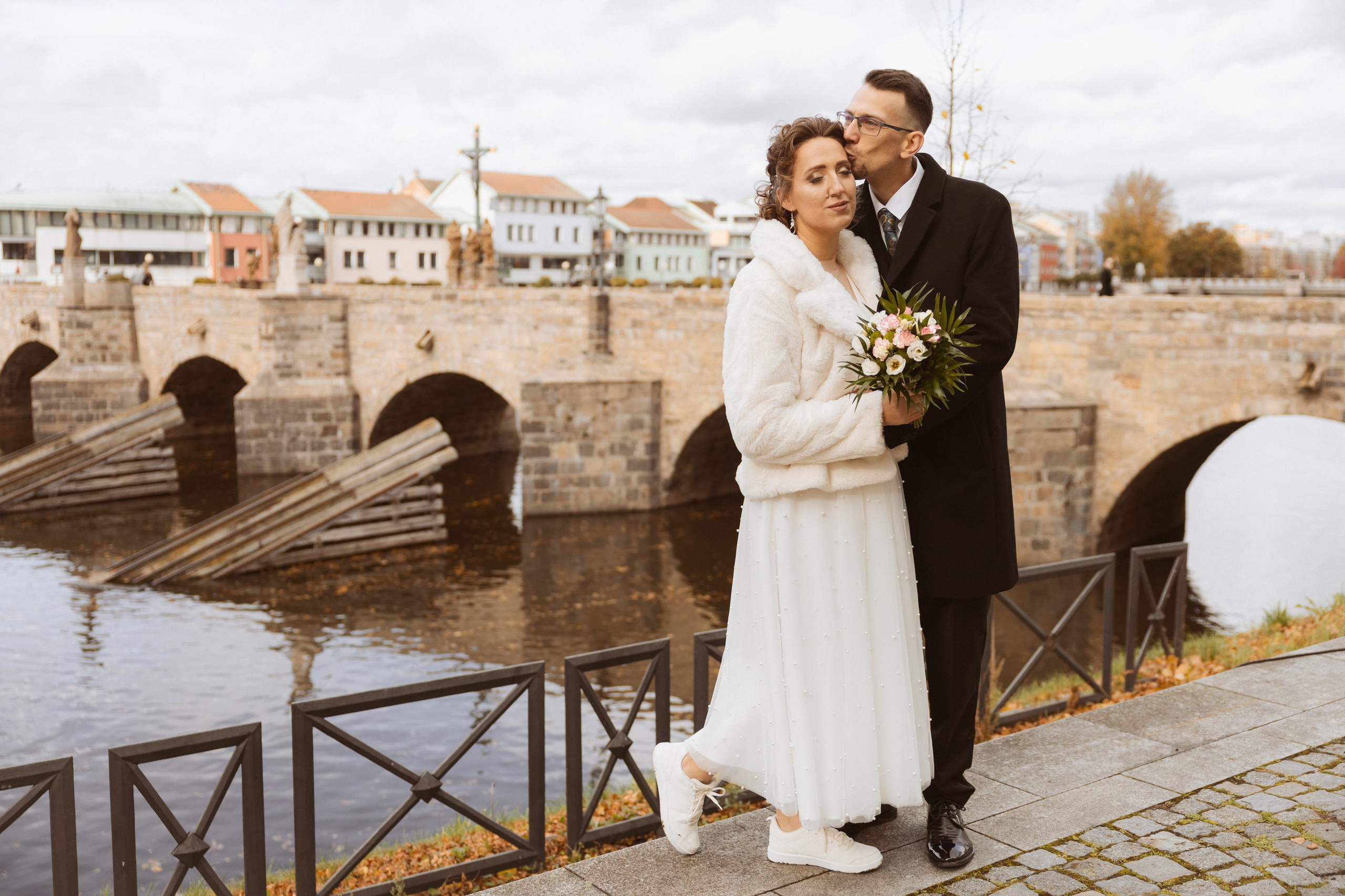 Podzimní svatební focen. Rodinná, těhotenská, newborn a lifestyle fotografka v Písku Oxana Telupilova