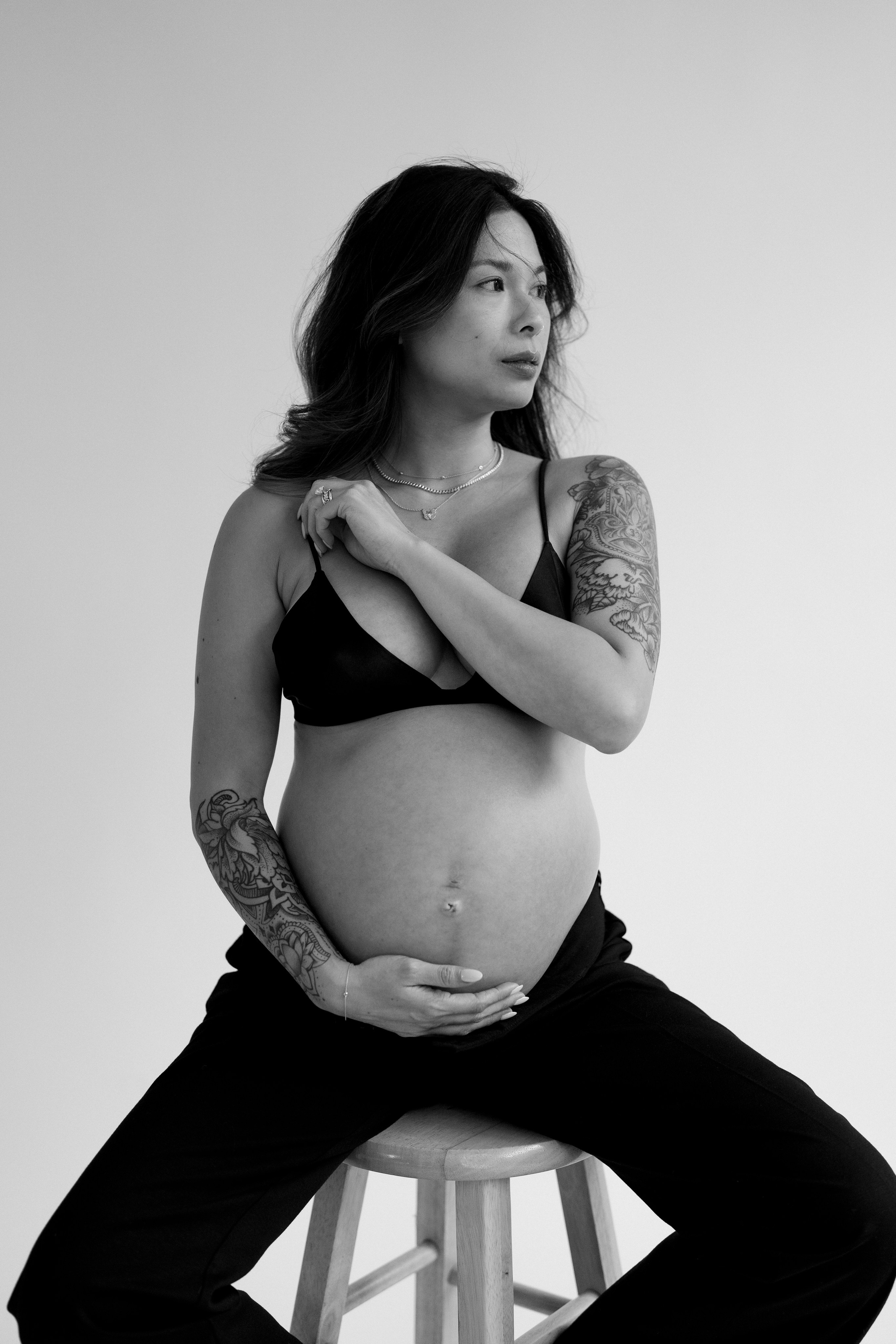 Krystal. Modern maternity photographer in Long Island New York