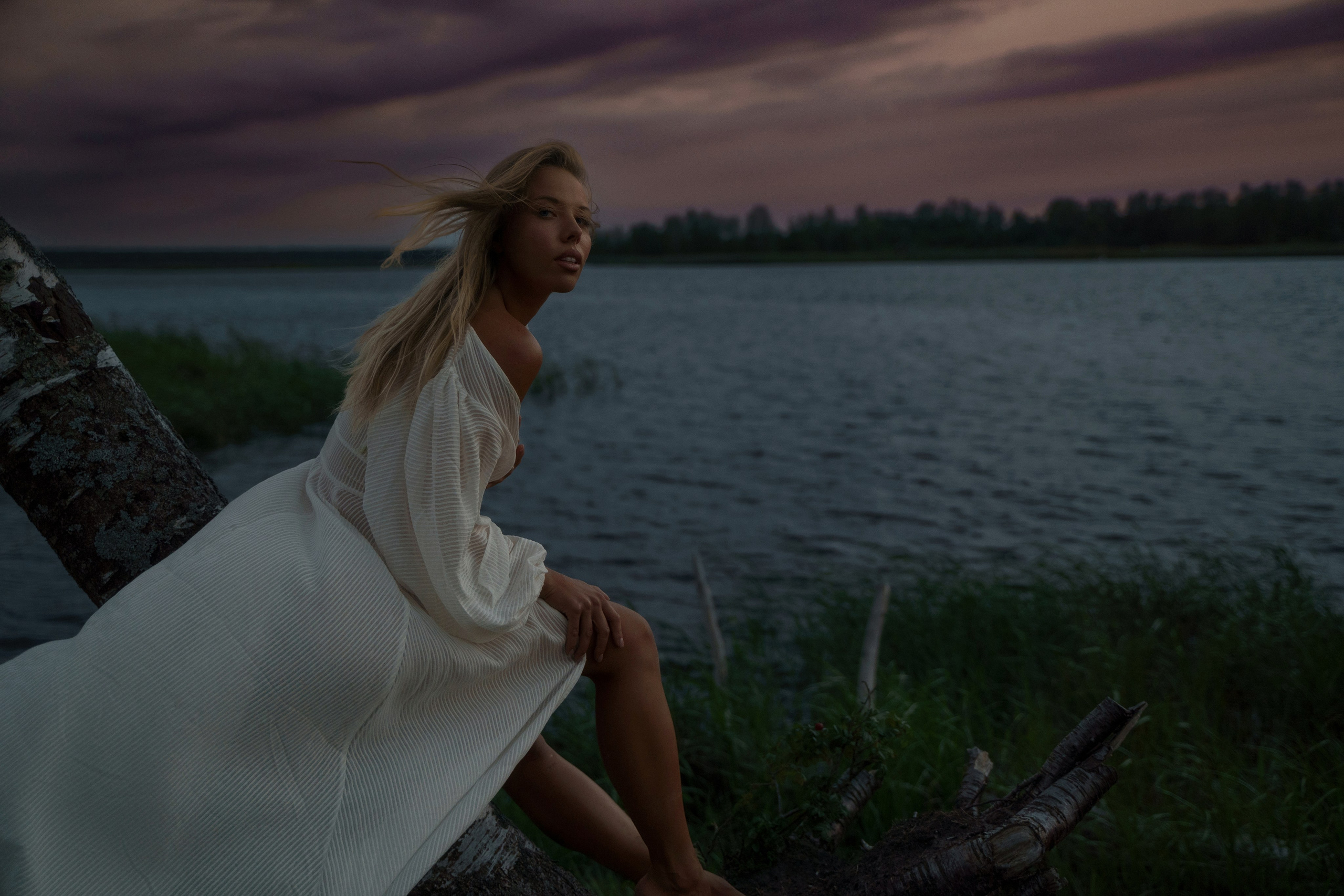 Storm, linen and milk