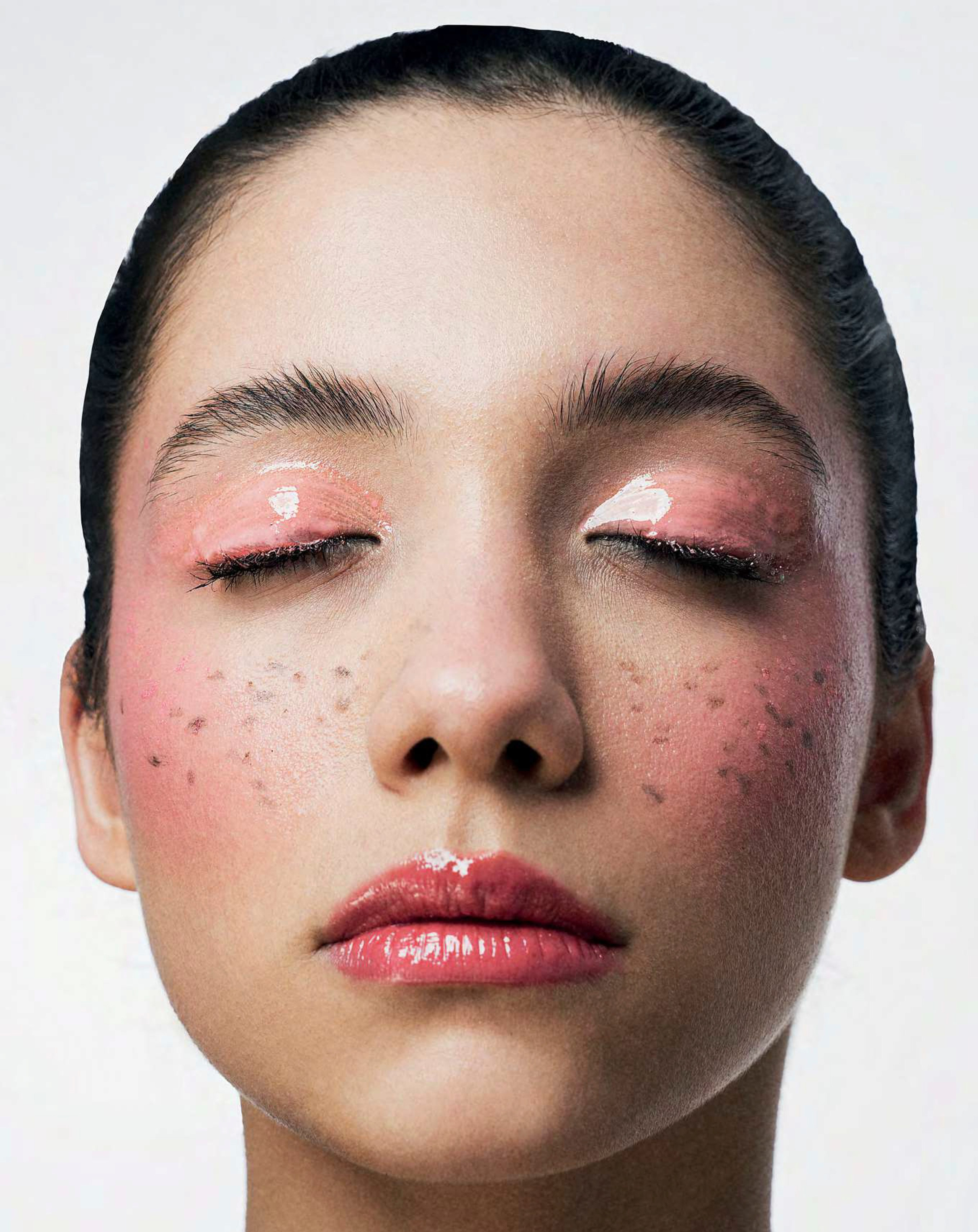 Nargis Magazine 140 issue. Beauty story for Saade Cosmetics. Fotograf Baku