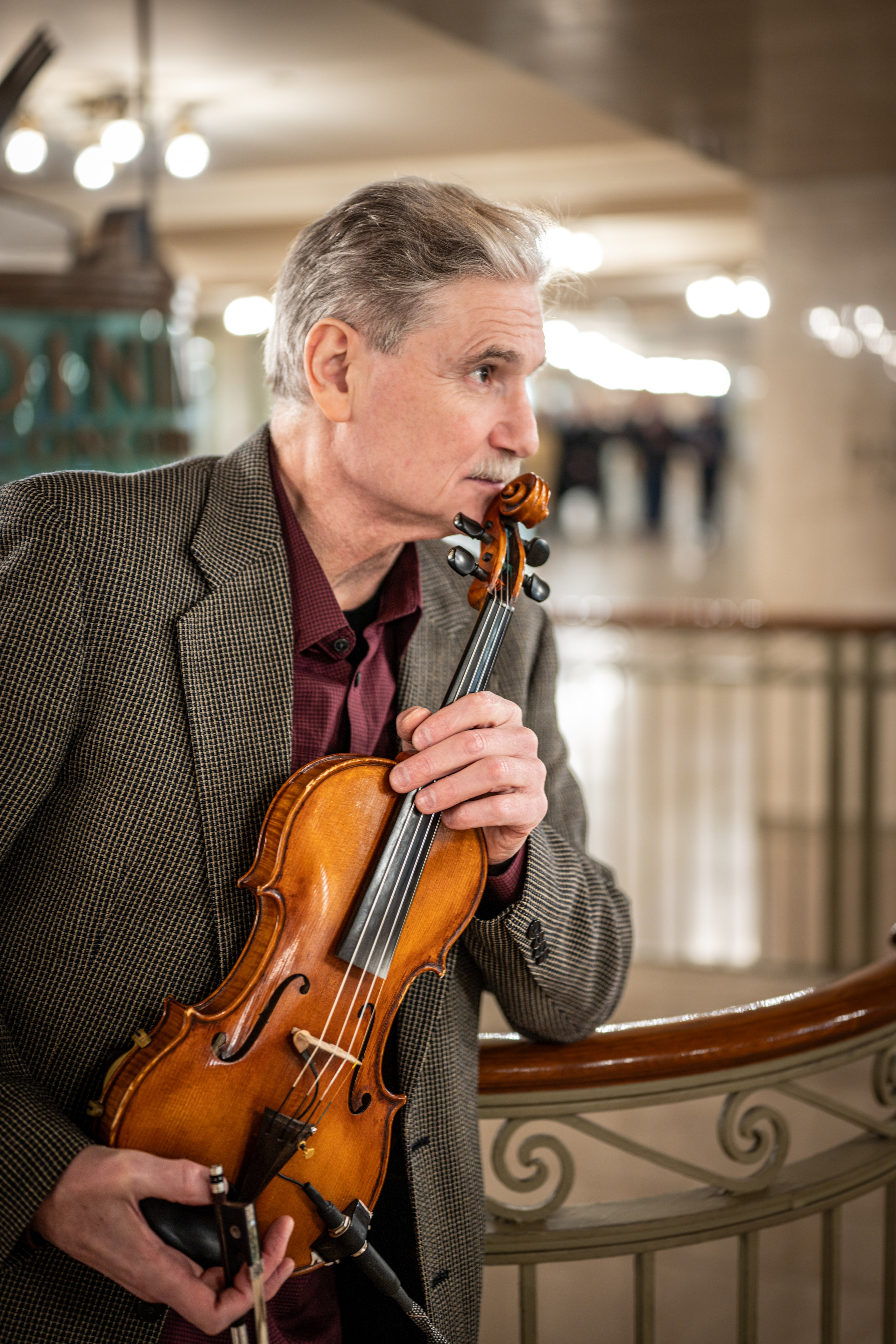 Violinist at Grand Central | NYC Portrait Session. Photography company in NYC — Sirius Proxima Photography