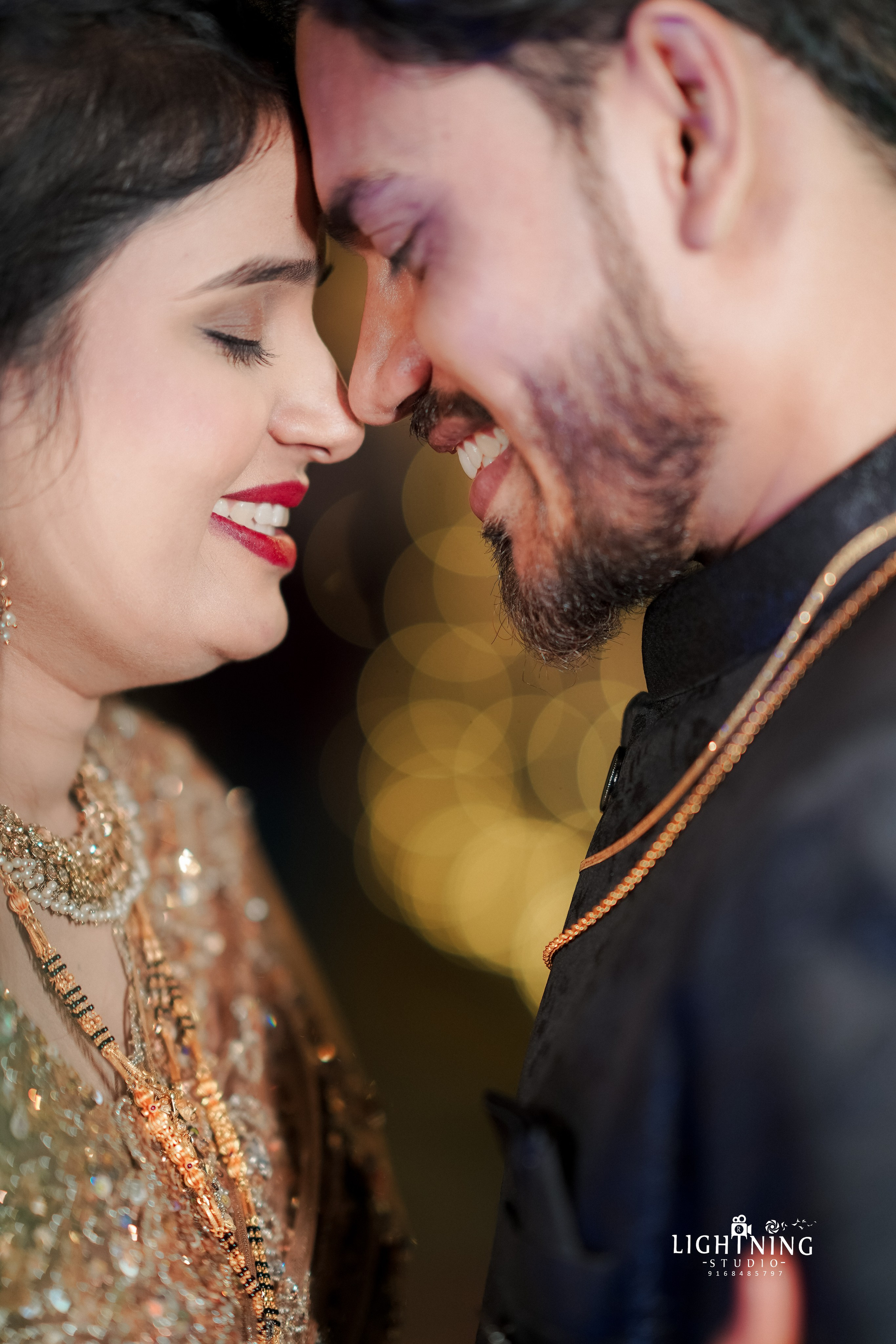 Bhushan & Komal. Lightningstudio