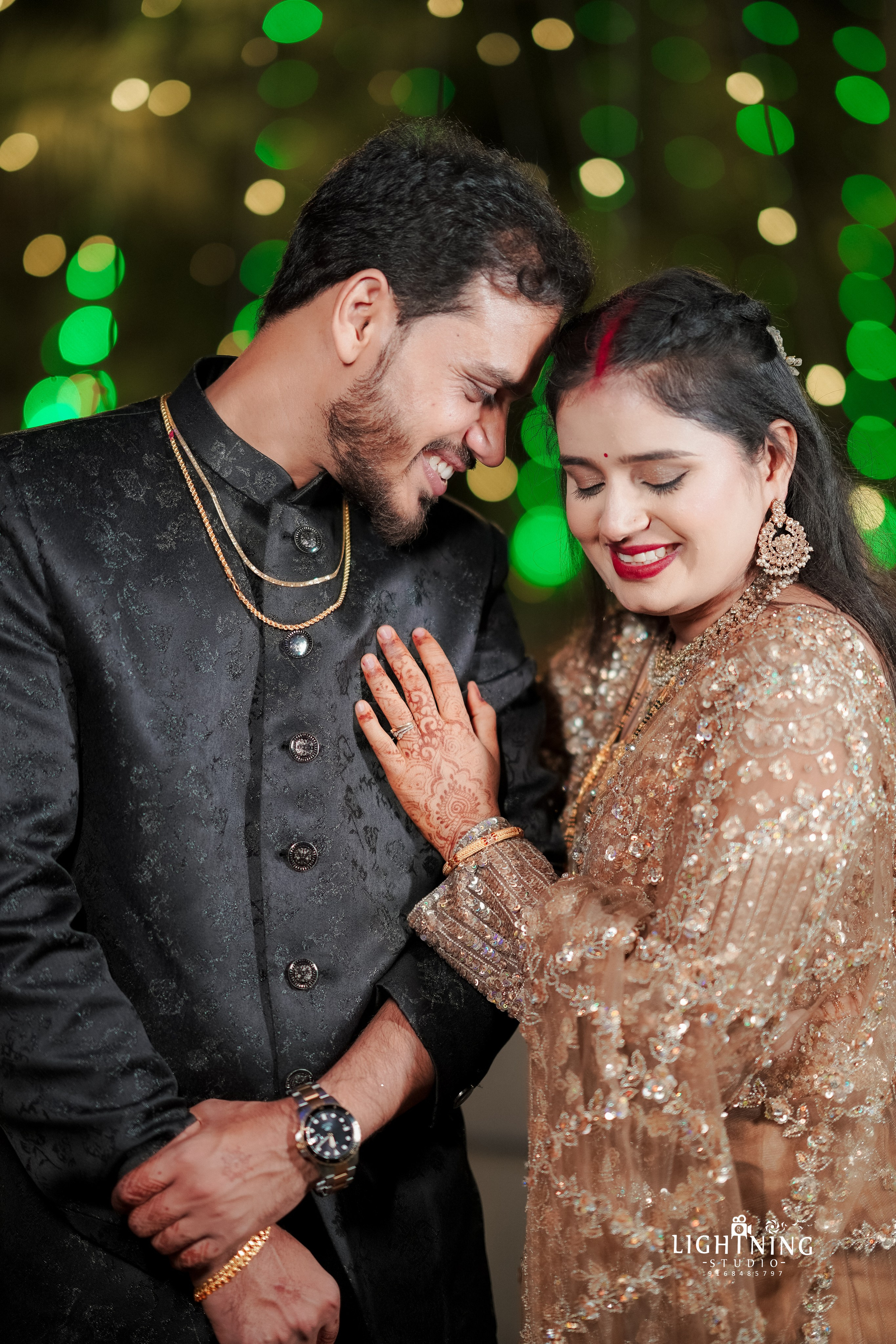 Bhushan & Komal. Lightningstudio