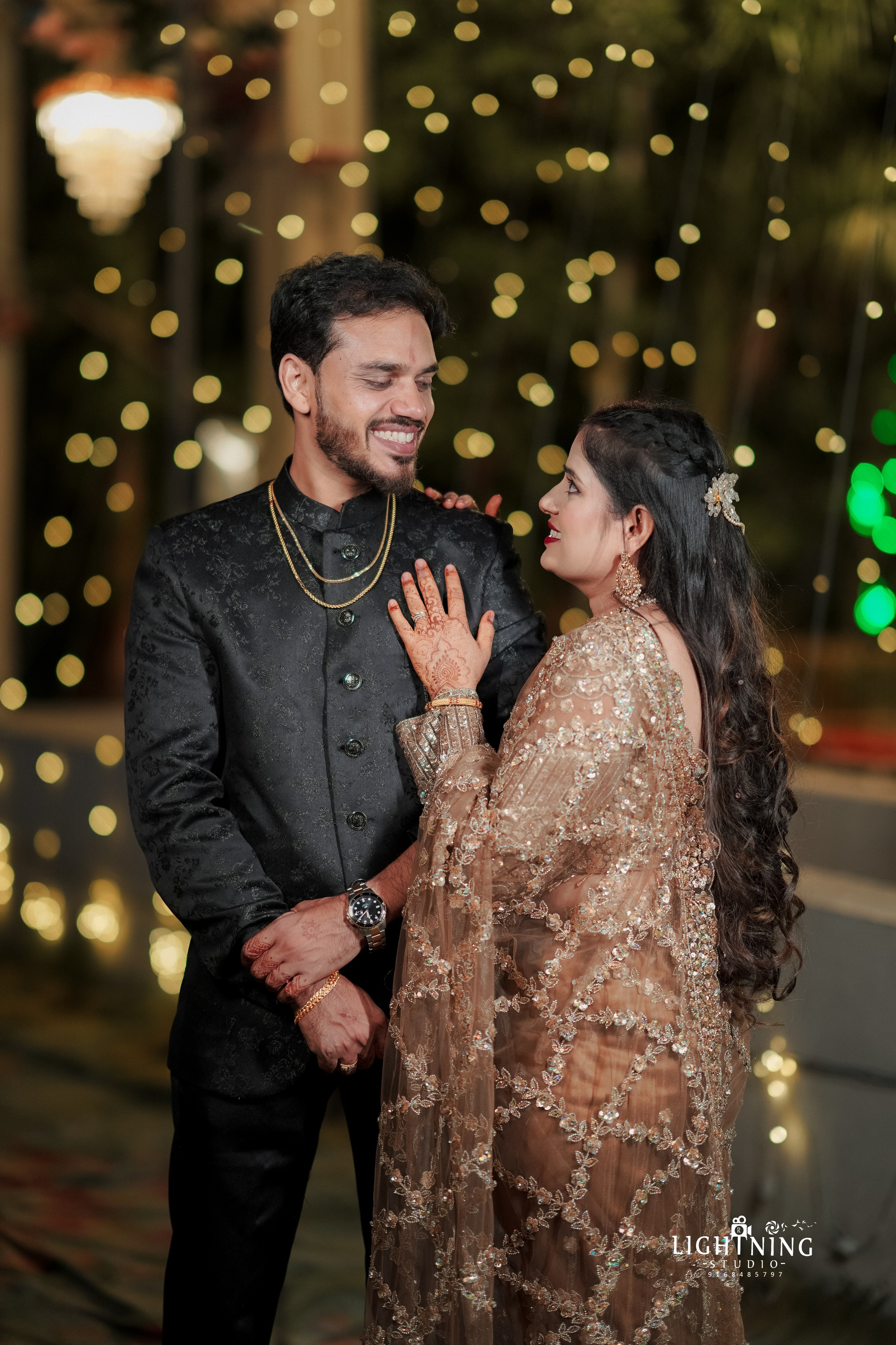 Bhushan & Komal. Lightningstudio