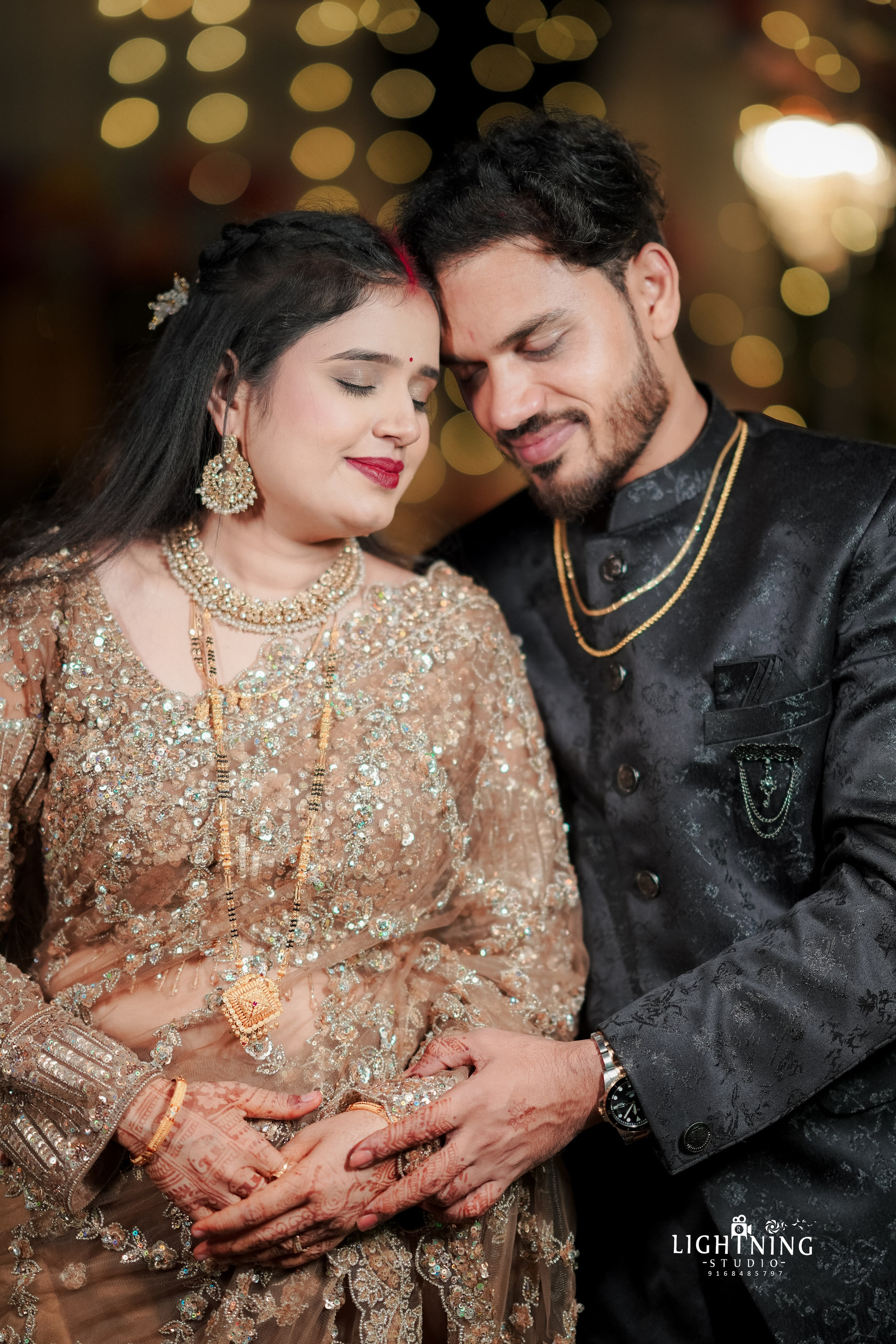 Bhushan & Komal. Lightningstudio