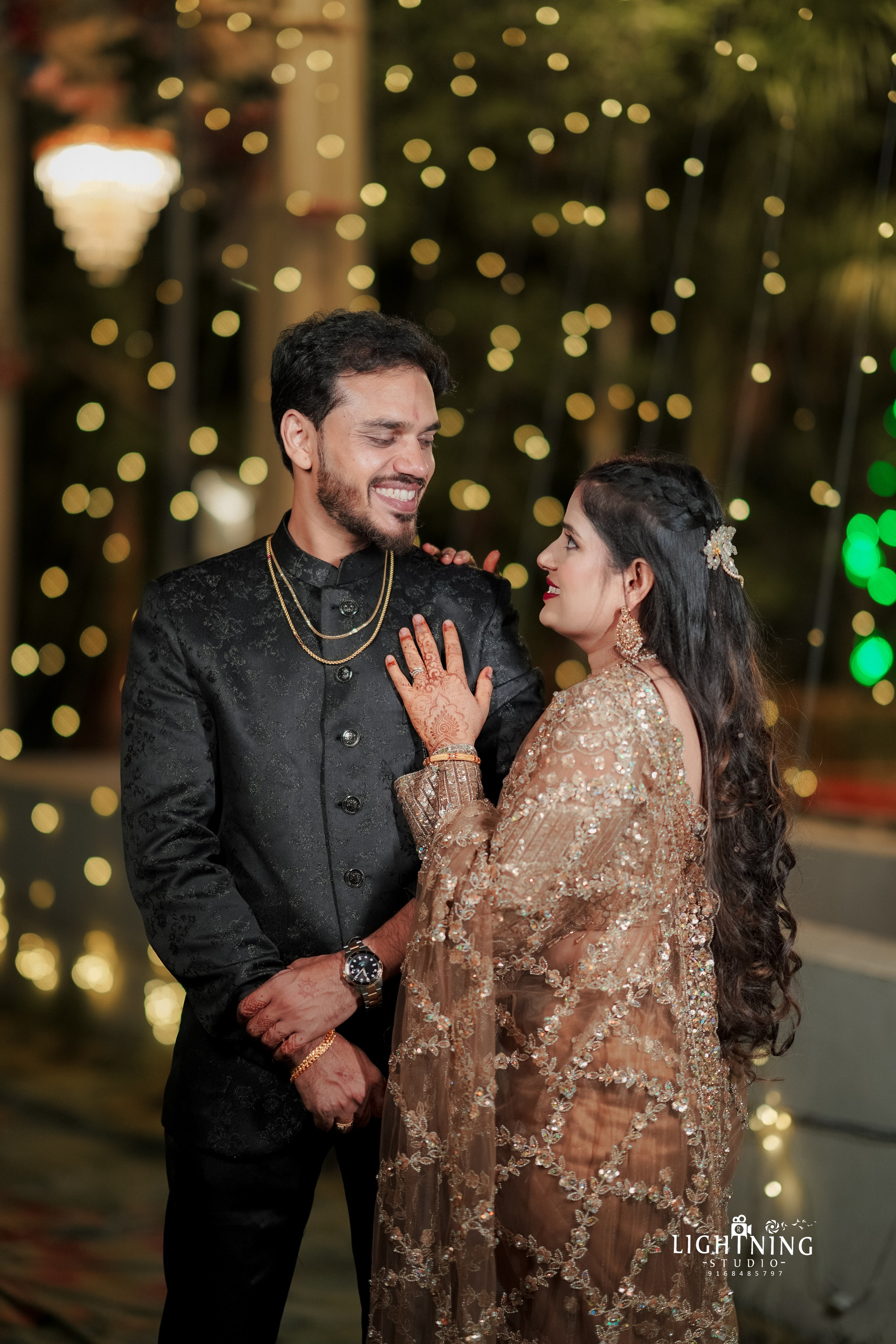 Bhushan & Komal. Lightningstudio