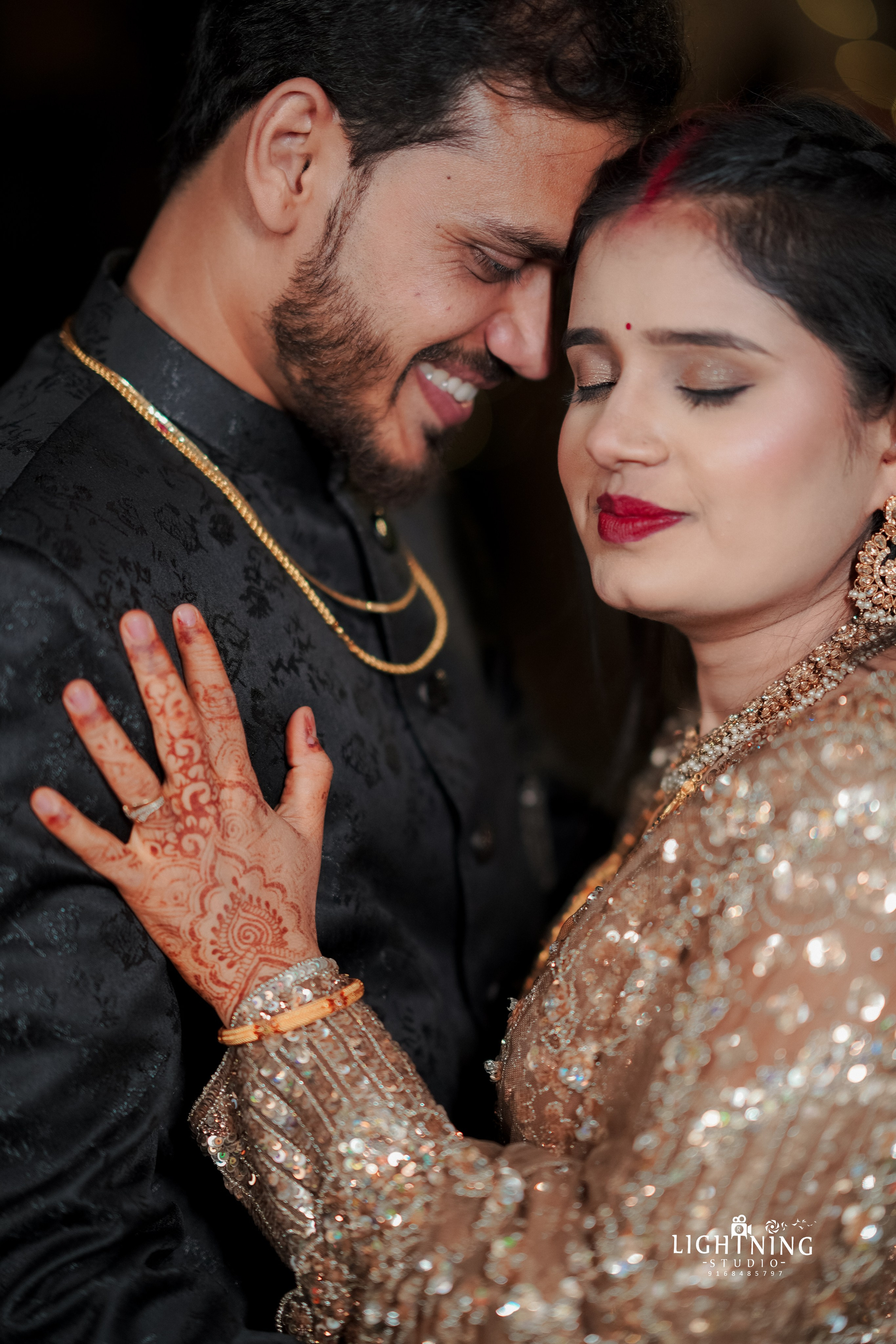 Bhushan & Komal. Lightningstudio