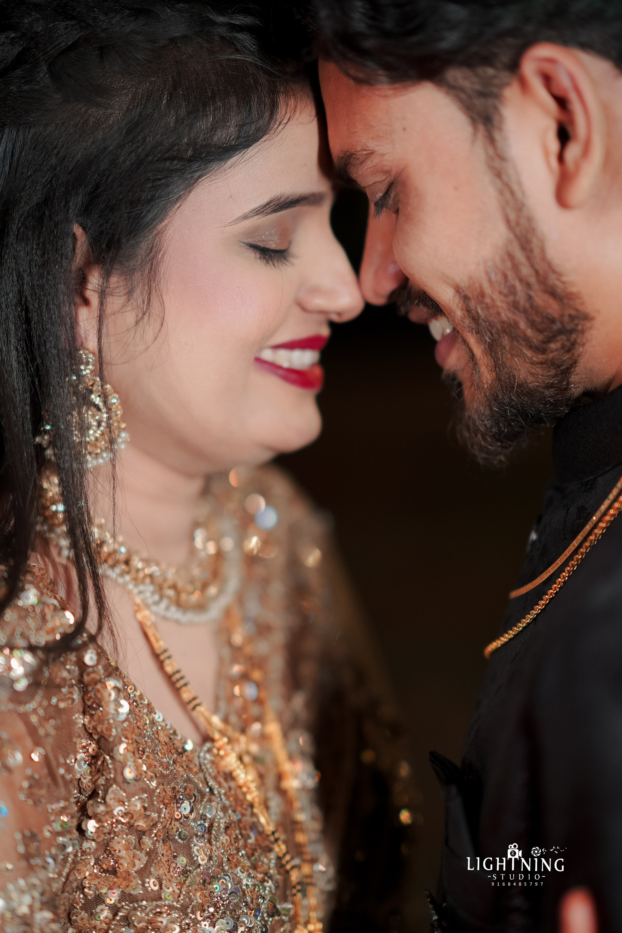 Bhushan & Komal. Lightningstudio