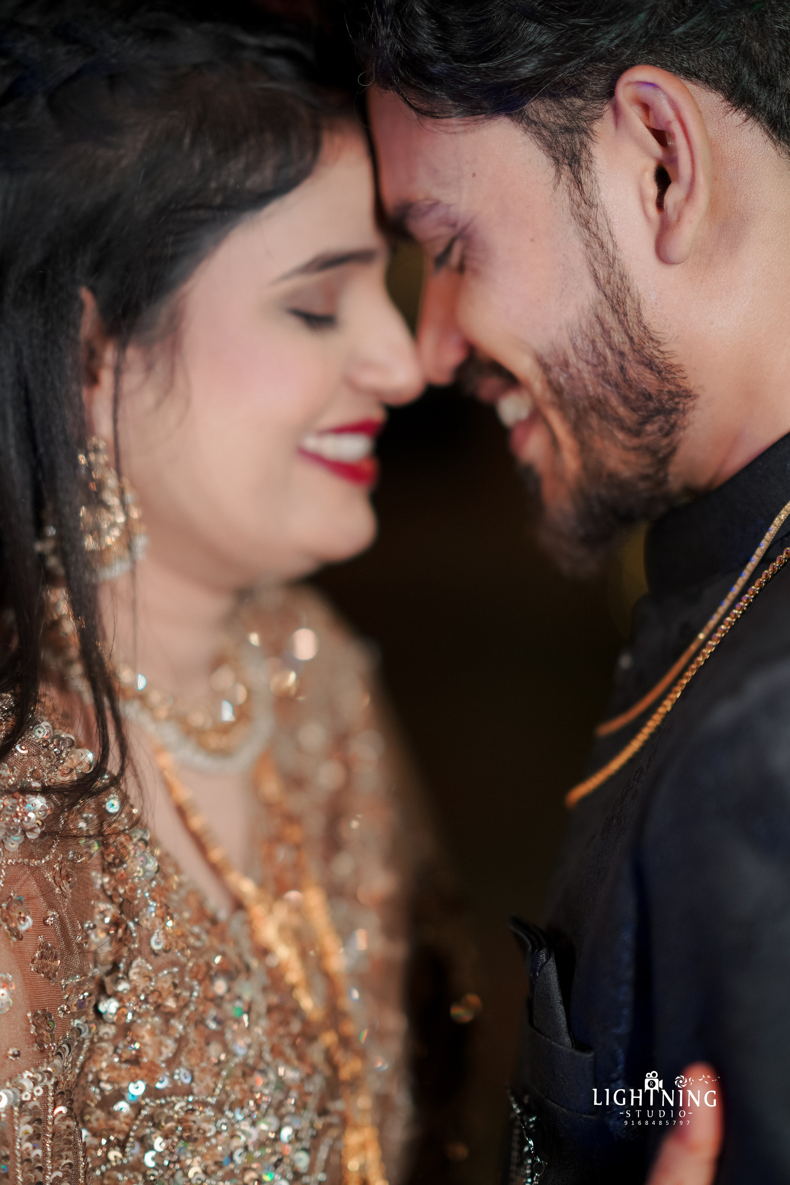 Bhushan & Komal. Lightningstudio