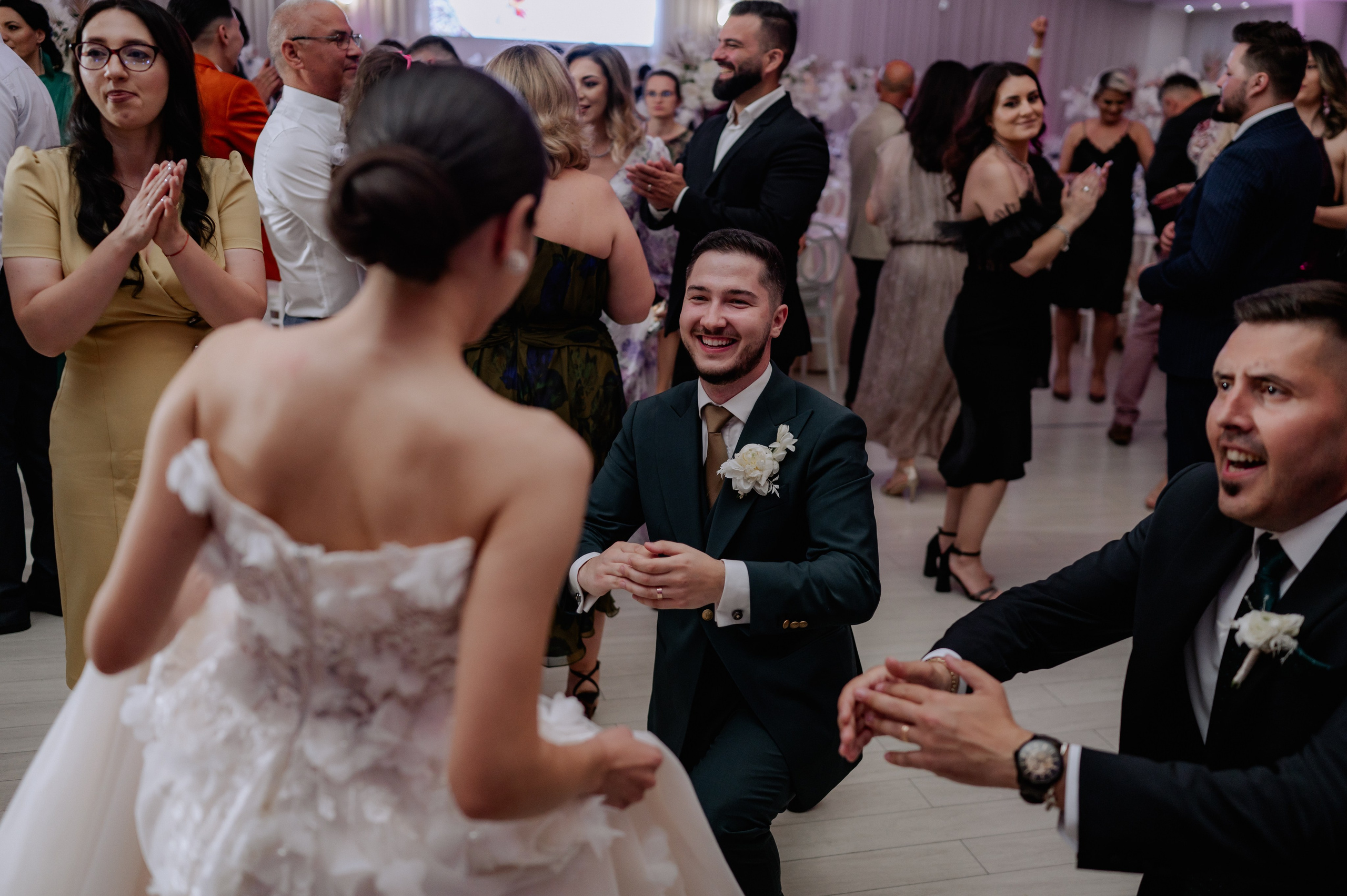 Nunta la Hotel Capitol Iasi. Proud Vision Weddings | Wedding Photography & Film — Servicii profesionale Foto Video Nunta Iasi