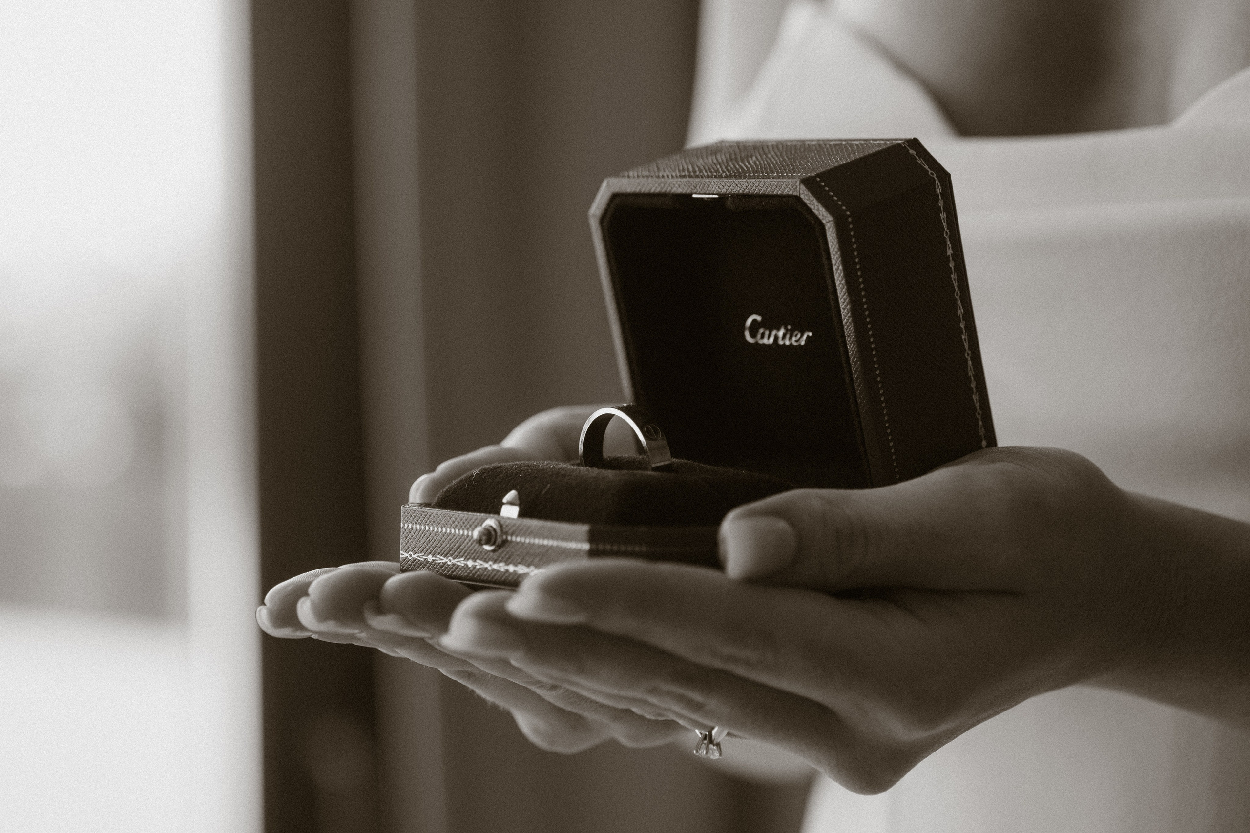 Mari & Tom. Paola wedding photographer / videographer in Barcelona