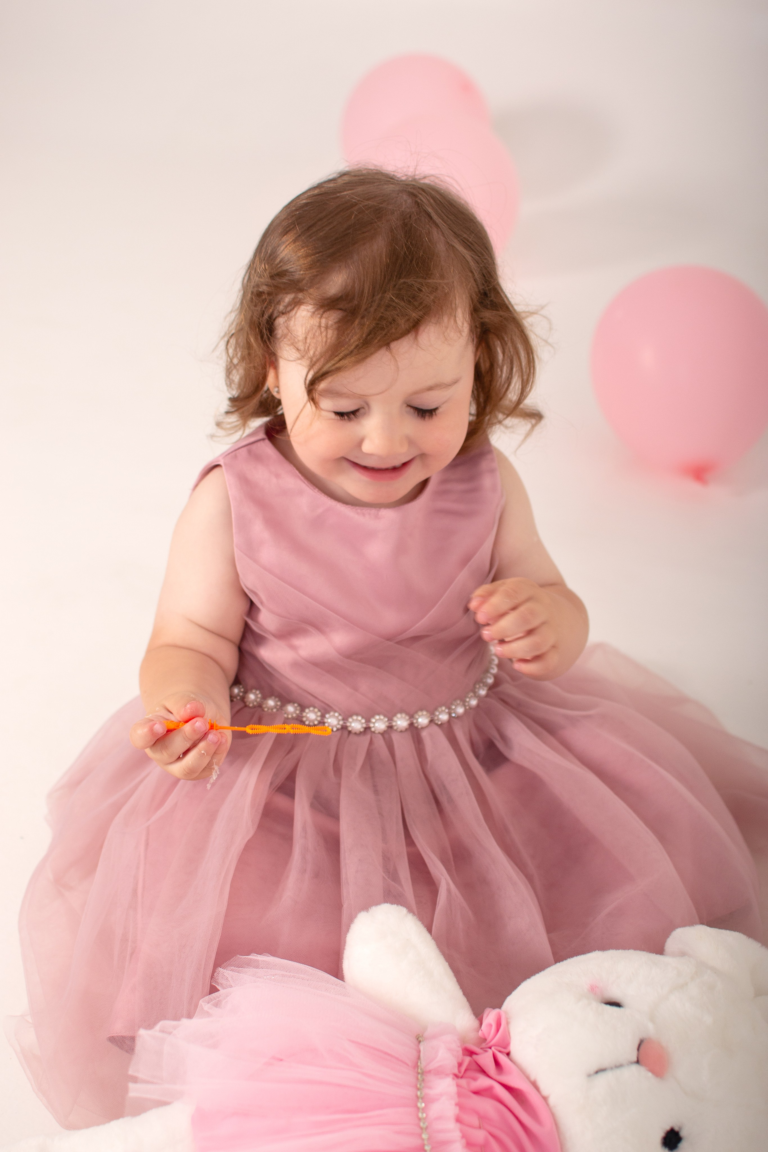 Фотосессия с пионами. Фотограф новорожденных в Темиртау и Караганде Любовь Жукова newborn