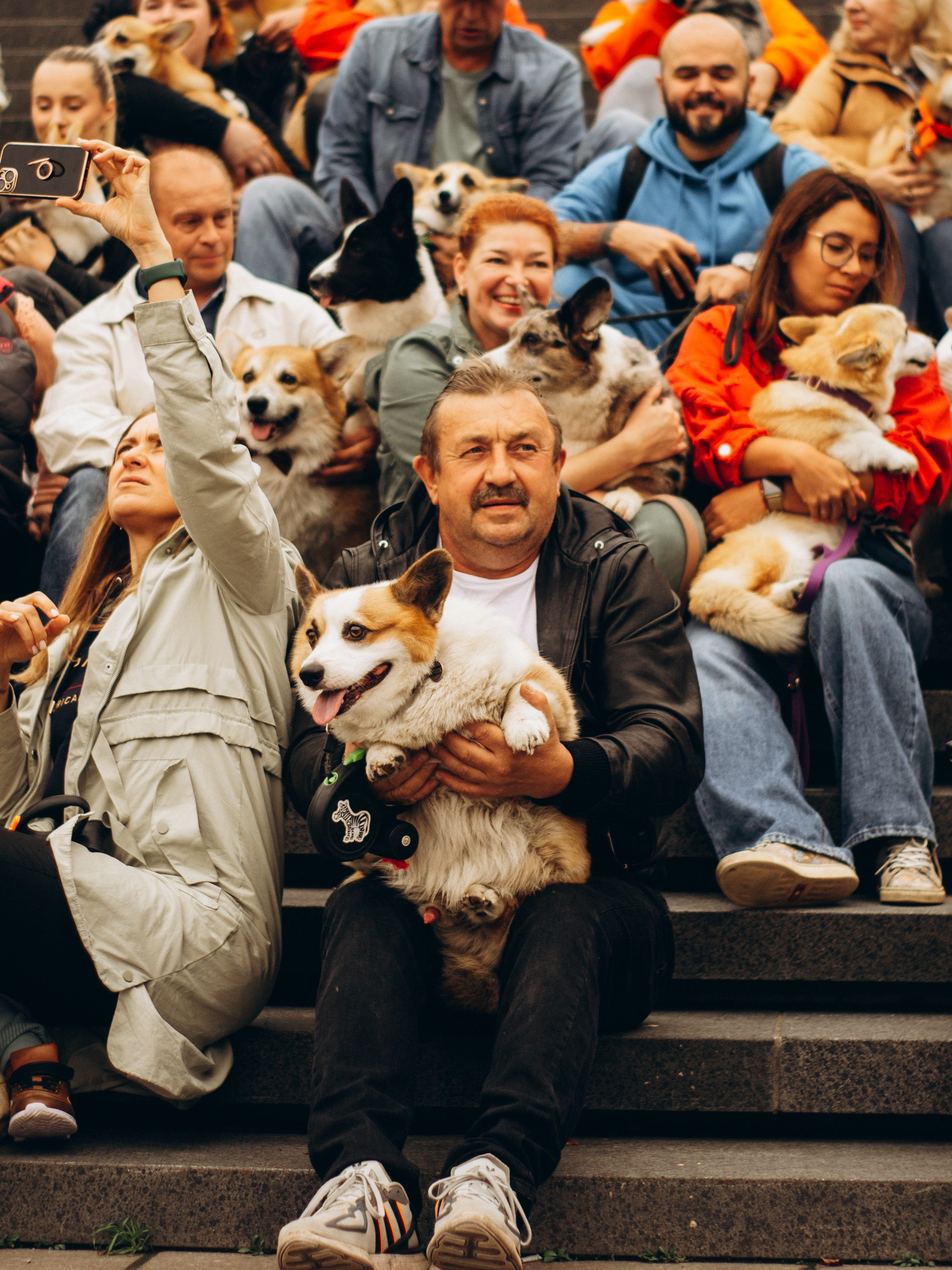 Corgi party, september. Kat Laisaar — Pet photographer in Tallinn