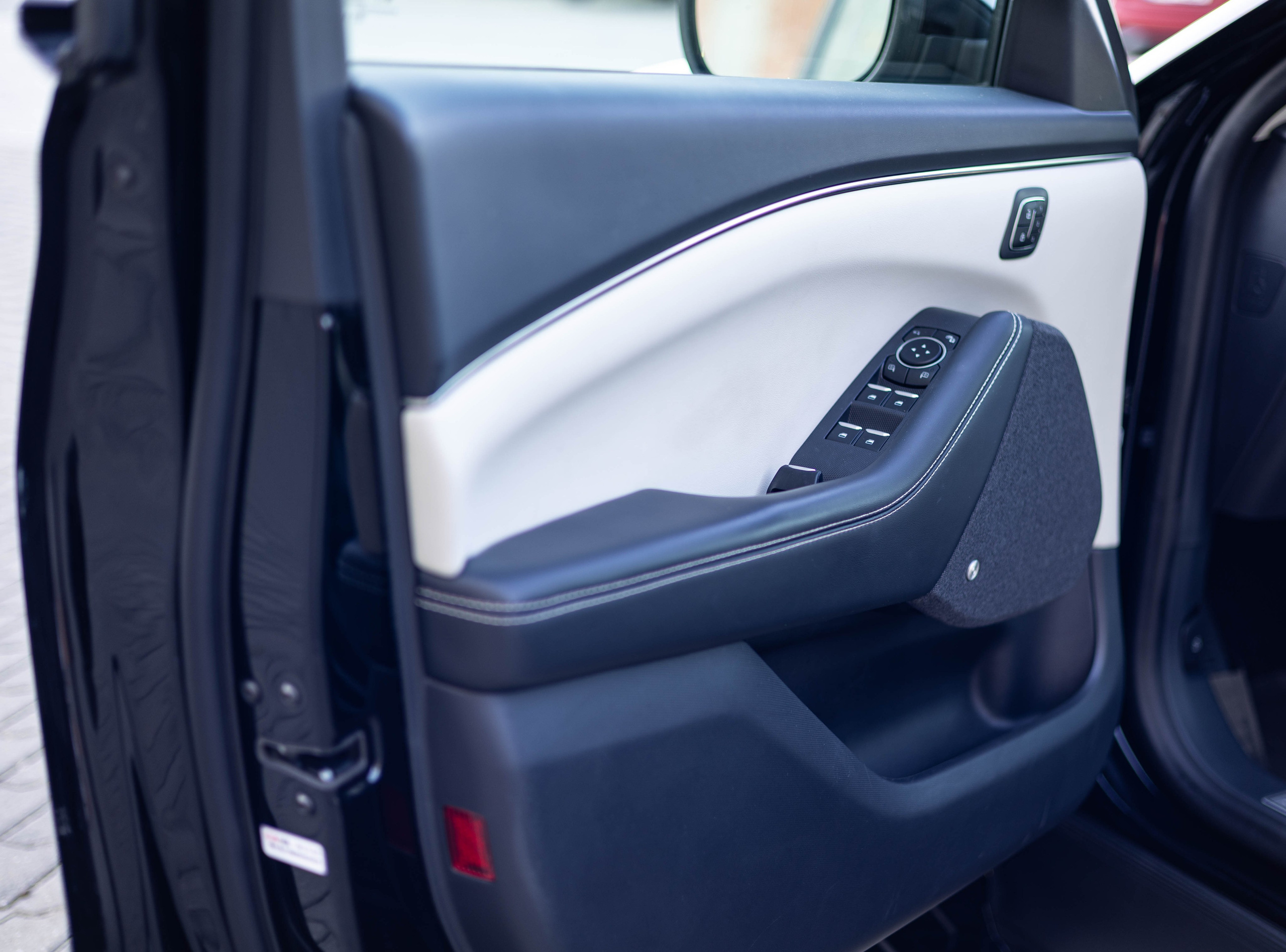 Пример фото автомобиля на продажу. Семейный фотограф Кишиневе, Молдова Врабий Ольга