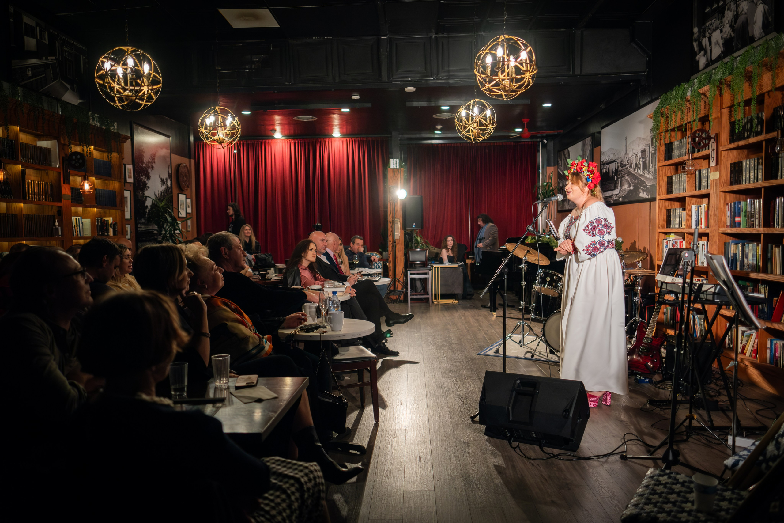 РОЖДЕСТВО / ЖЕНЯ БЕРКОВИЧ. Reportage concert portrait photography in the San Francisco Bay Area