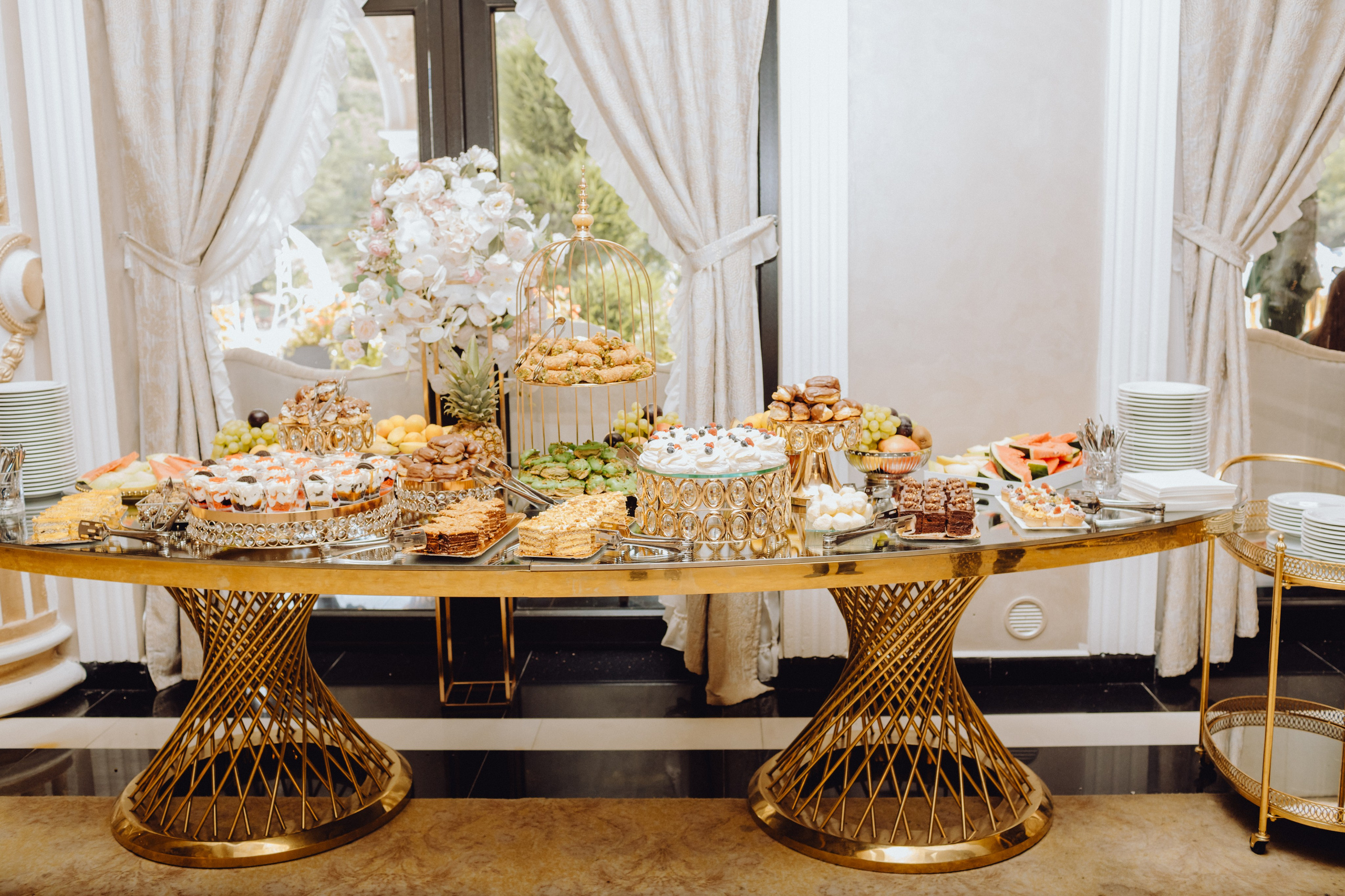 Paul & Maria. Wedding & couple photographer from Romania Rut Vetan