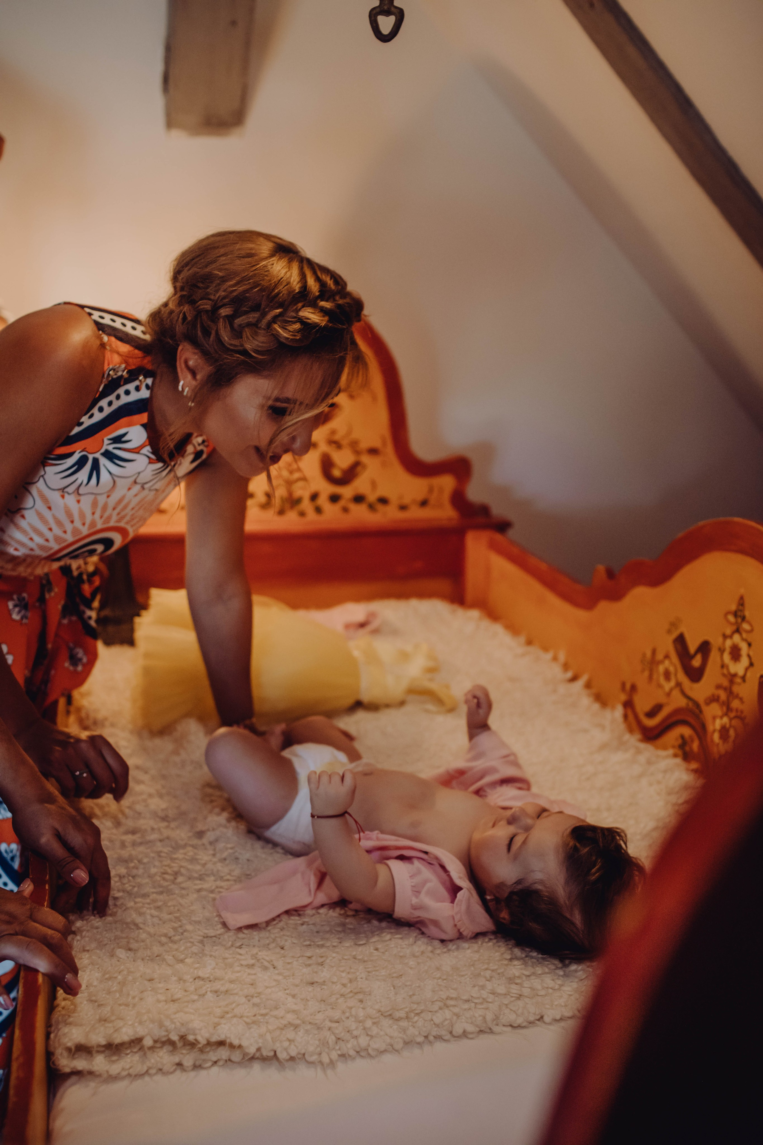 Zaira. Wedding & couple photographer from Romania Rut Vetan