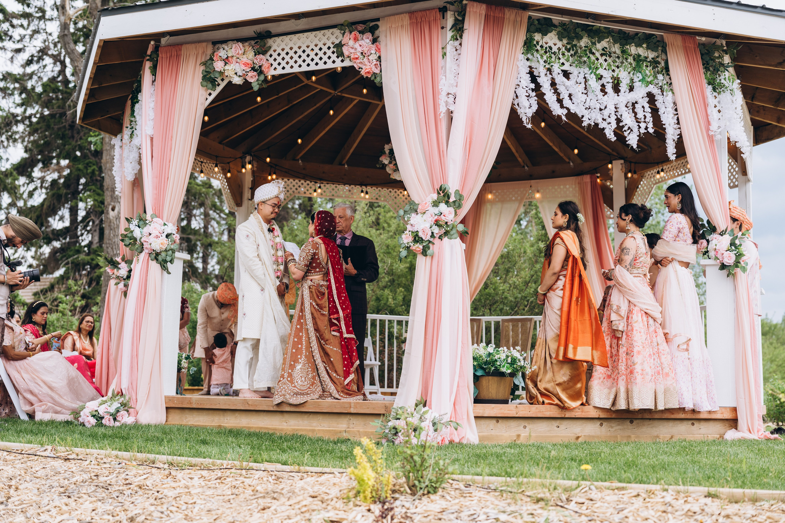 Jackie & Bindi. Calgary Wedding & Lifestyle Photographer — Yevhen Polishchuk