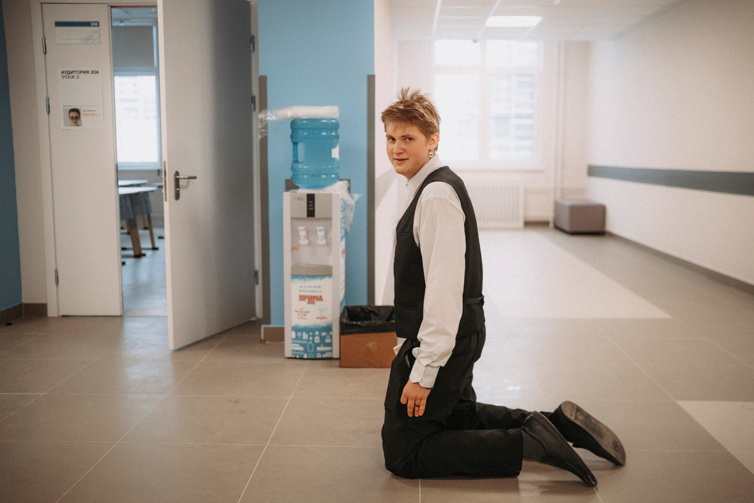 2025. Стрит-фотография, полная абсурда, идиотизма и красоты