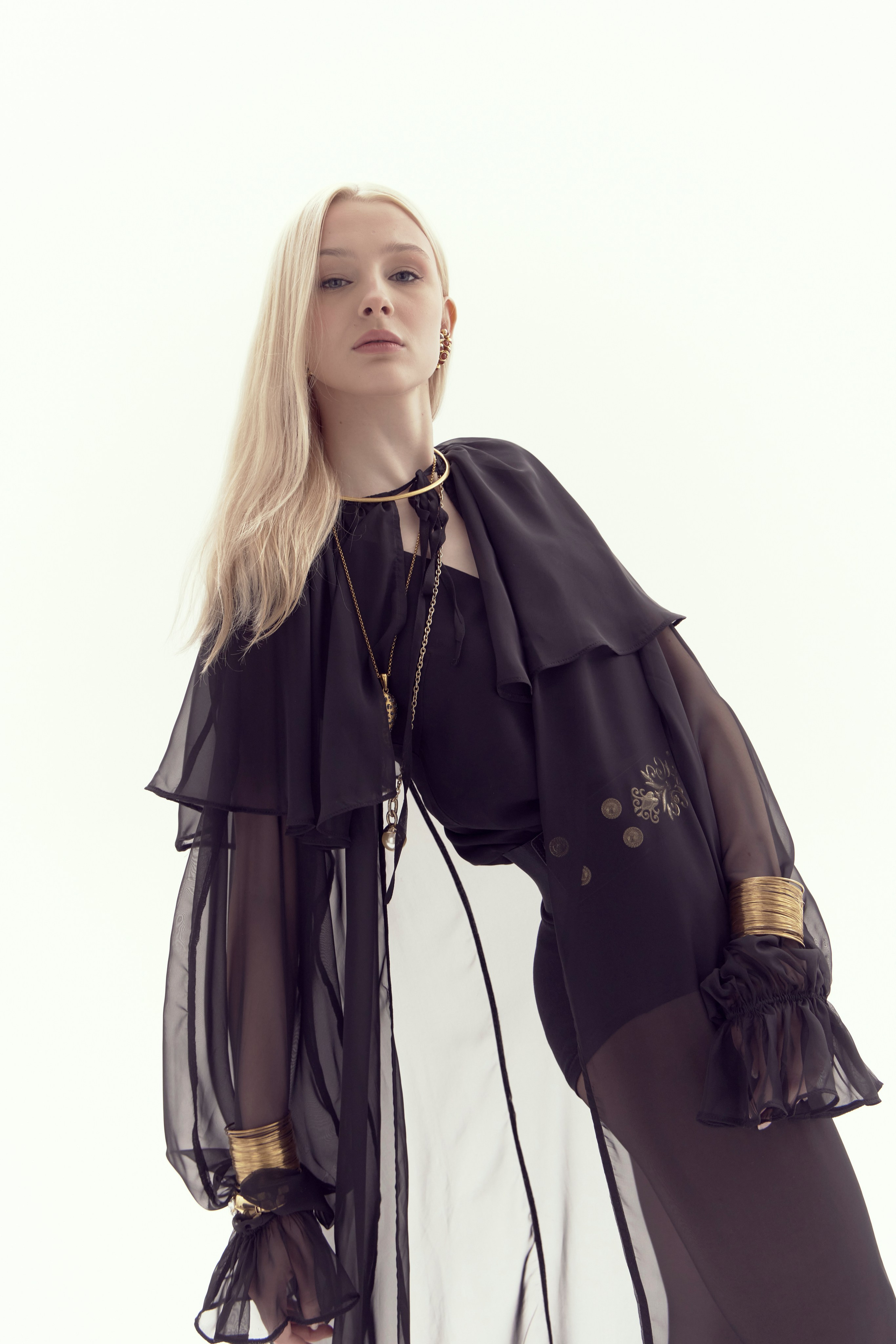 DARK ROMANCE. Viktorija Korsaka| Brand Content Creator & Photographer