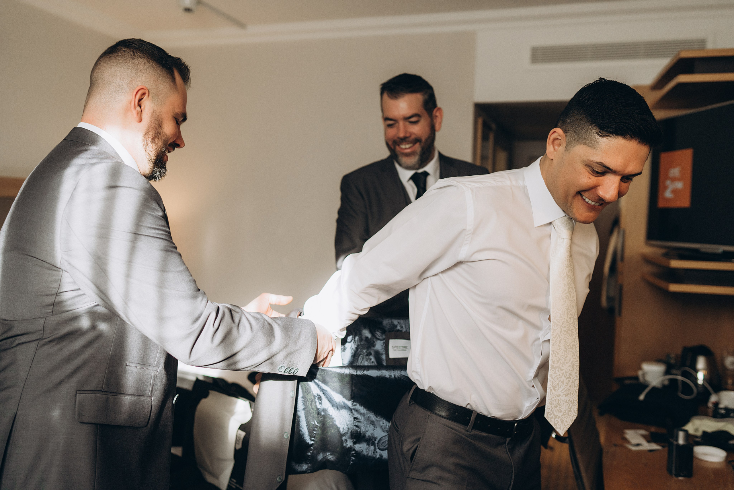 Megan & Oneias. Main