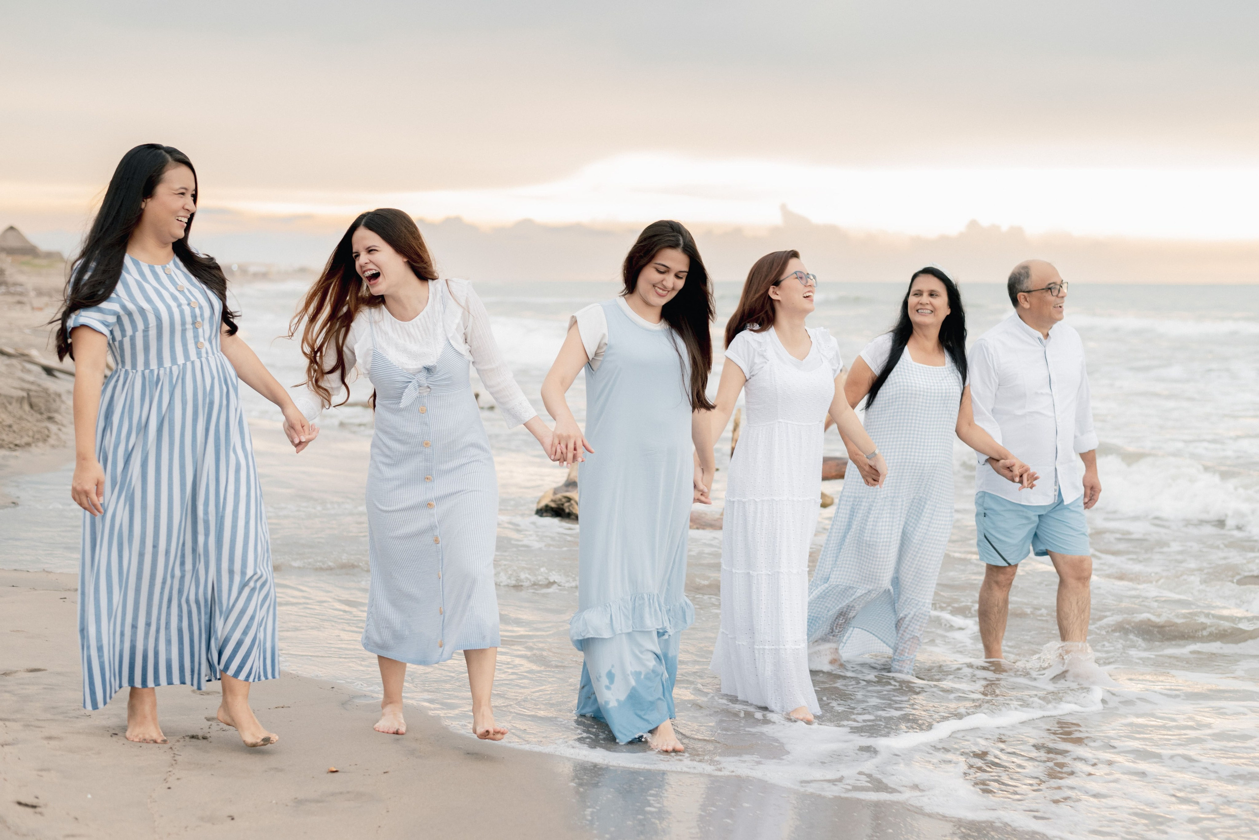Familia en la playa. Fotógrafos de bodas en Barranquilla, Cartagena y Santa Marta | BanderArt