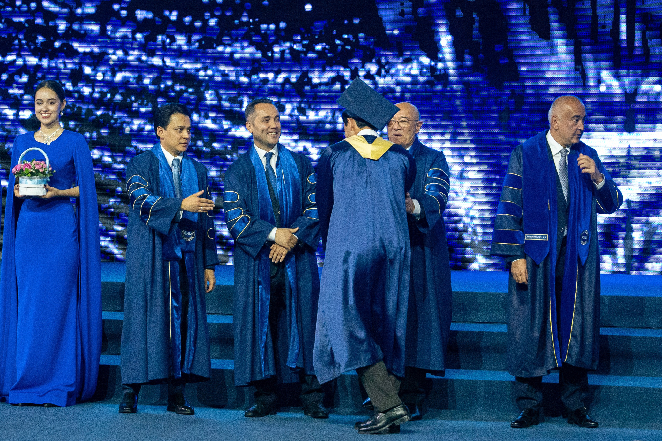 Как Central Asian University провёл одну из самых ярких выпускных церемоний. Георгий Намазов | Фотограф в Ташкенте