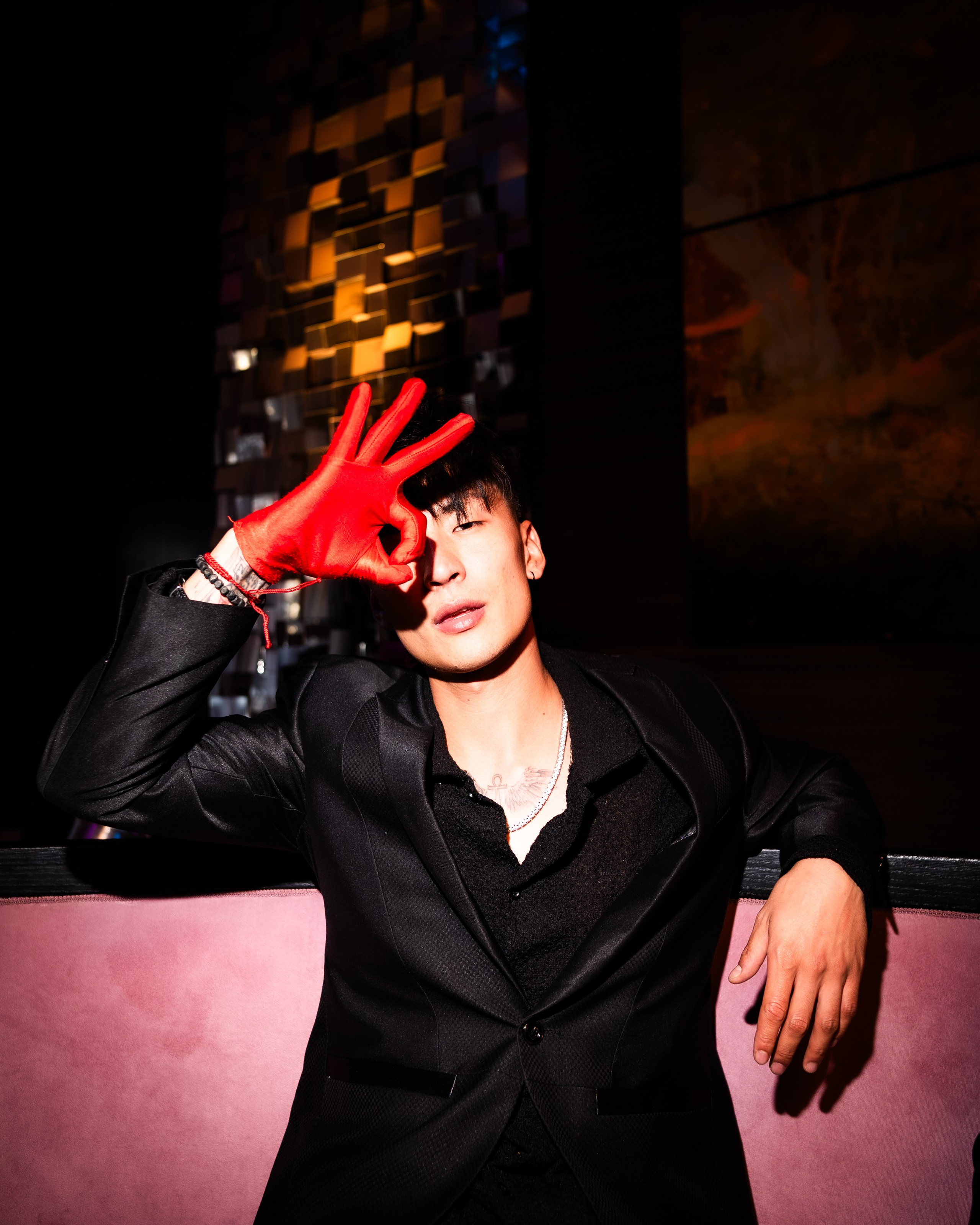 DUBAI JERE KLEIN & JAIRO VERA. DEYA BELTRAN Maquilladora, fotógrafa y vídeos