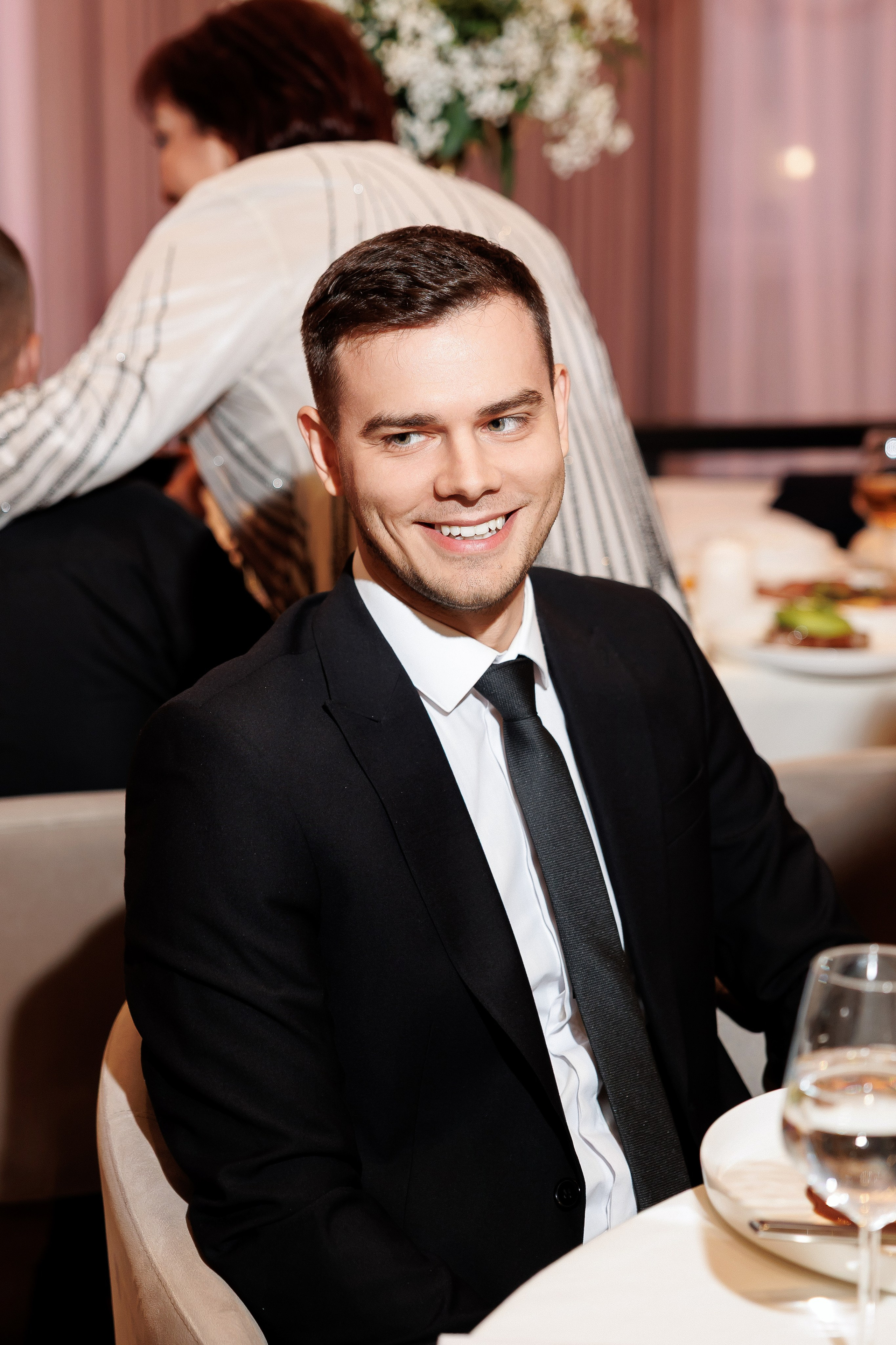 Serghei & Erica — Queen Residence. Servicii Foto și Video 067188353