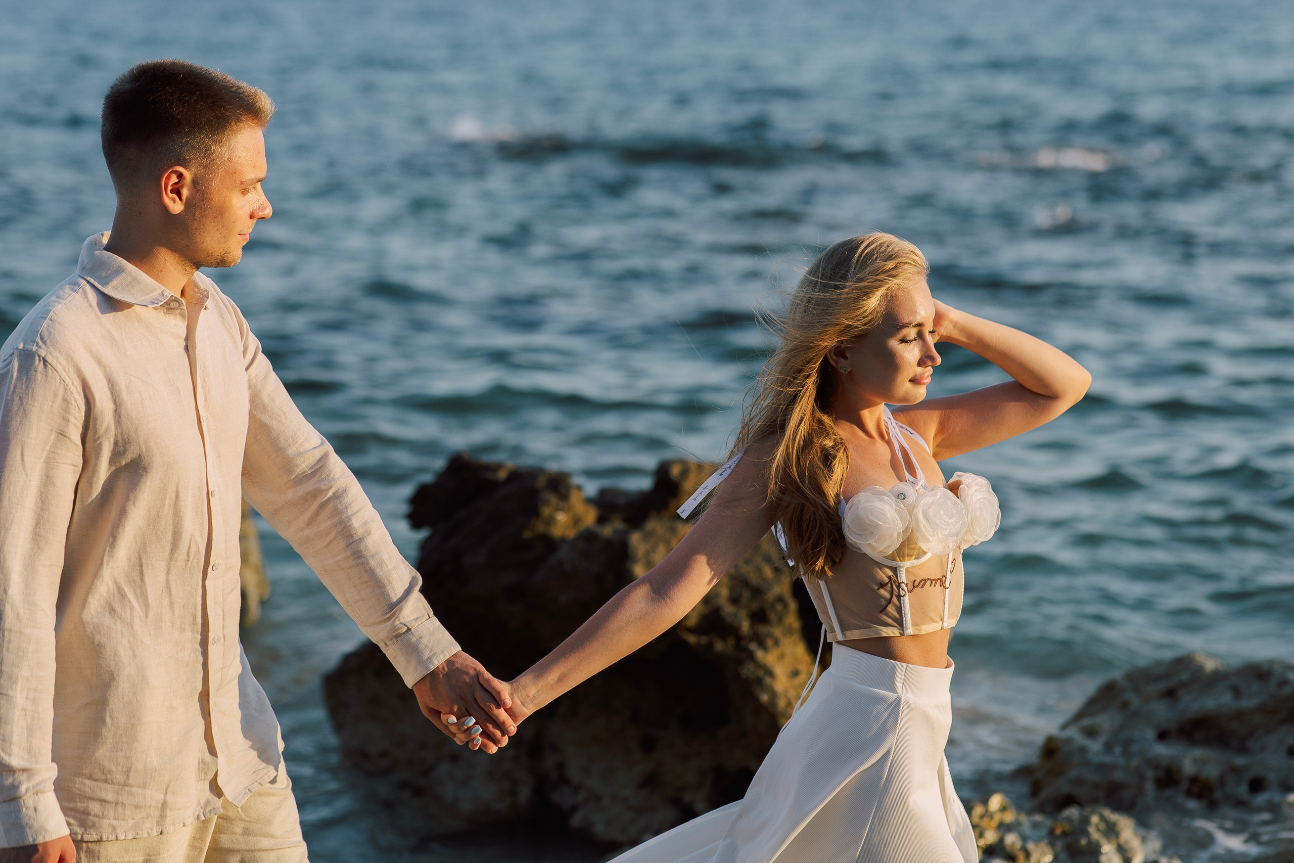 Фотограф в алании,Фотосессия в Алании, Фотограф Алания, свадебный фотограф в алании. Пляж. Love story на пляже клеопатры на закате. Аланья. Алсу Девели | Свадебный и семейный фотограф в Турции Алании, Алания, Аланья, Сиде, Белеке, Анталия