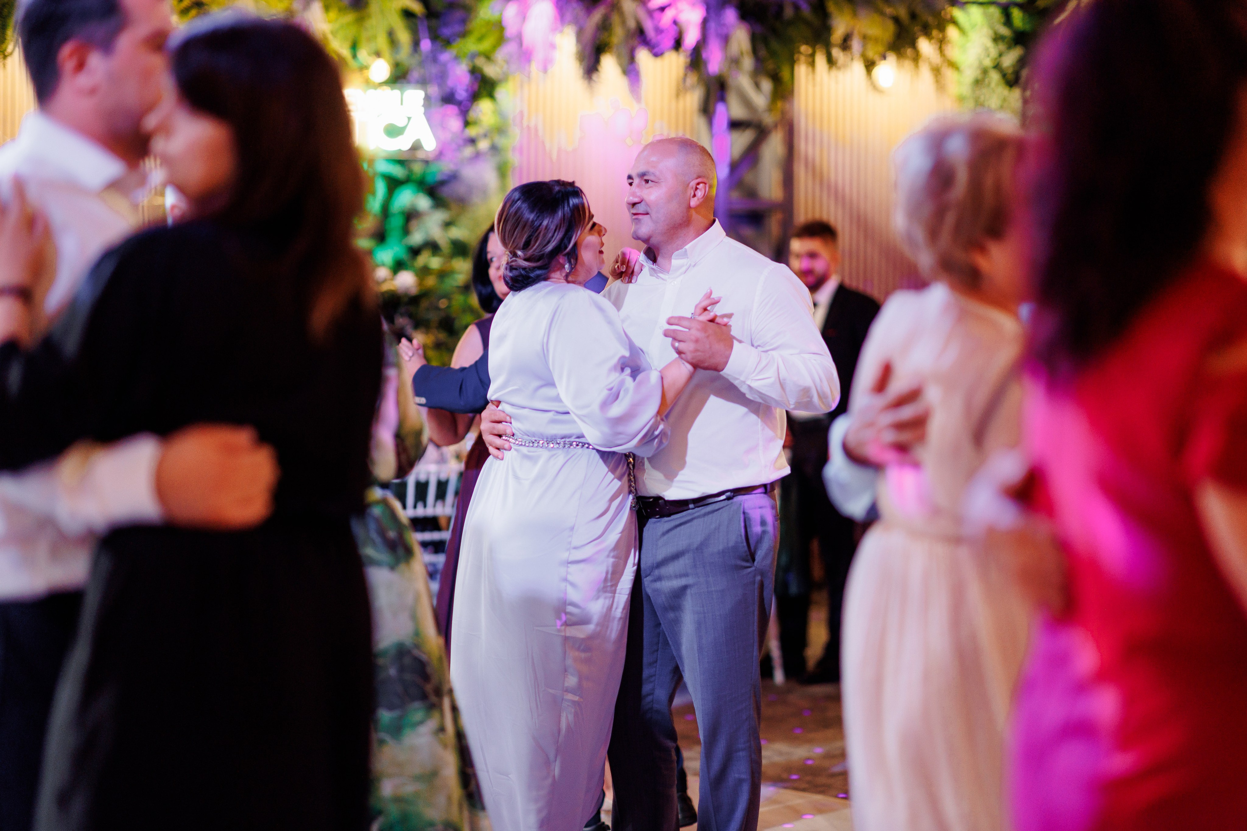 Raluca & Bogdan - Domeniile Saftica. MDimaFotoStudio. Fotograf de nuntă, evenimente private și de familie