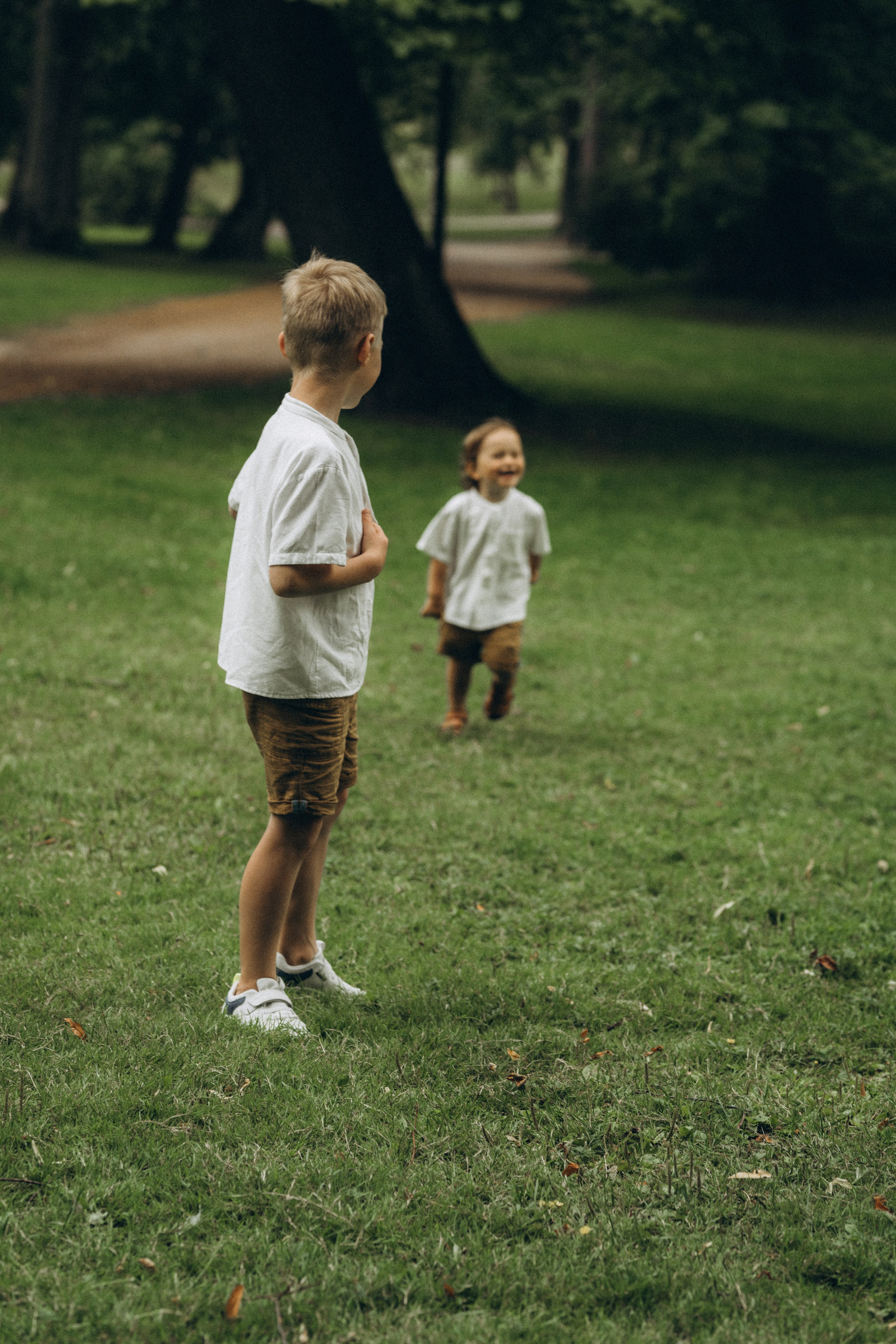 Kaivopuisto. Wedding and potrait photographer in Helsinki Vickan O