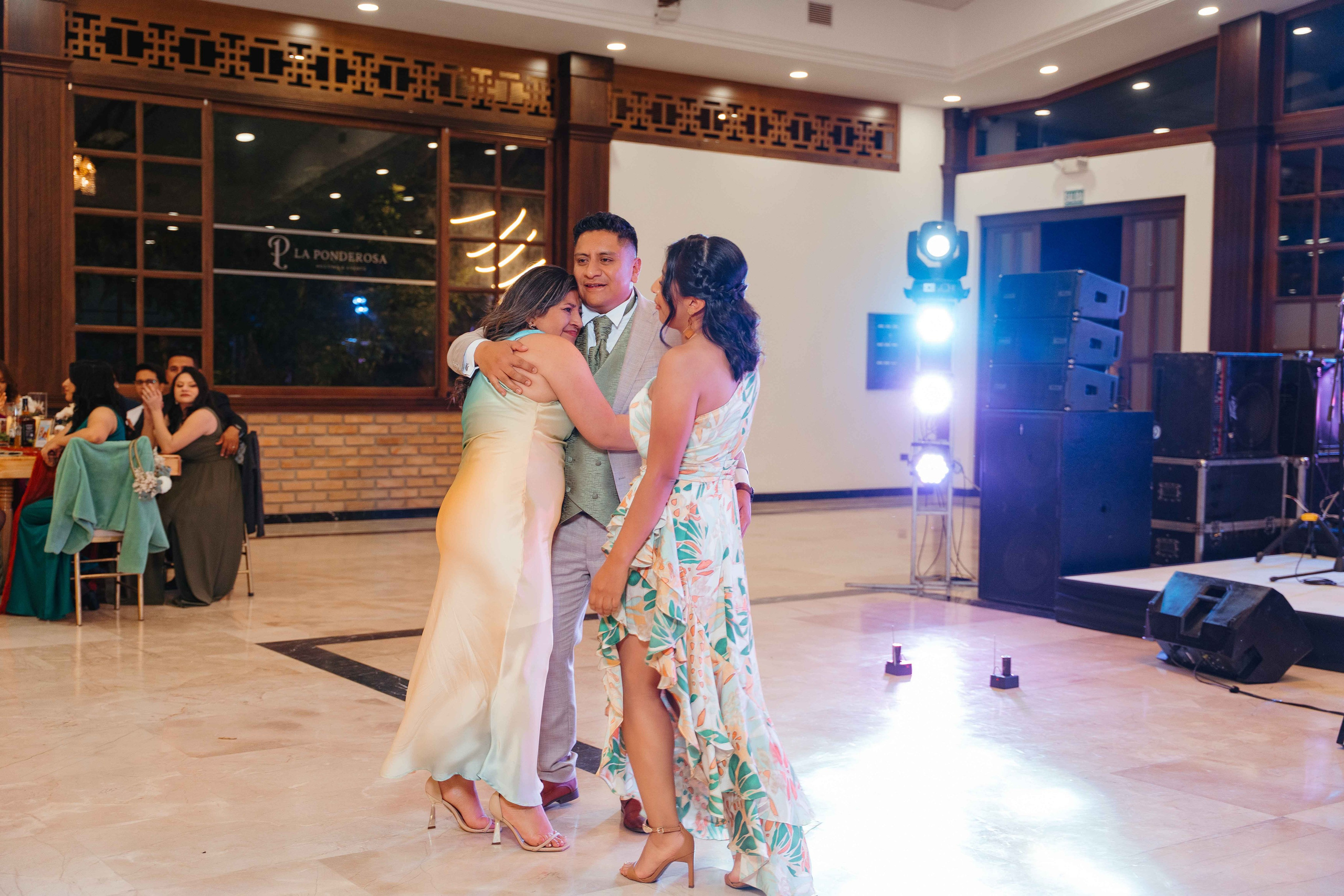 Karol y Jairon. Fotógrafo de bodas en Loja Ecuador | Piero Alvarez PH