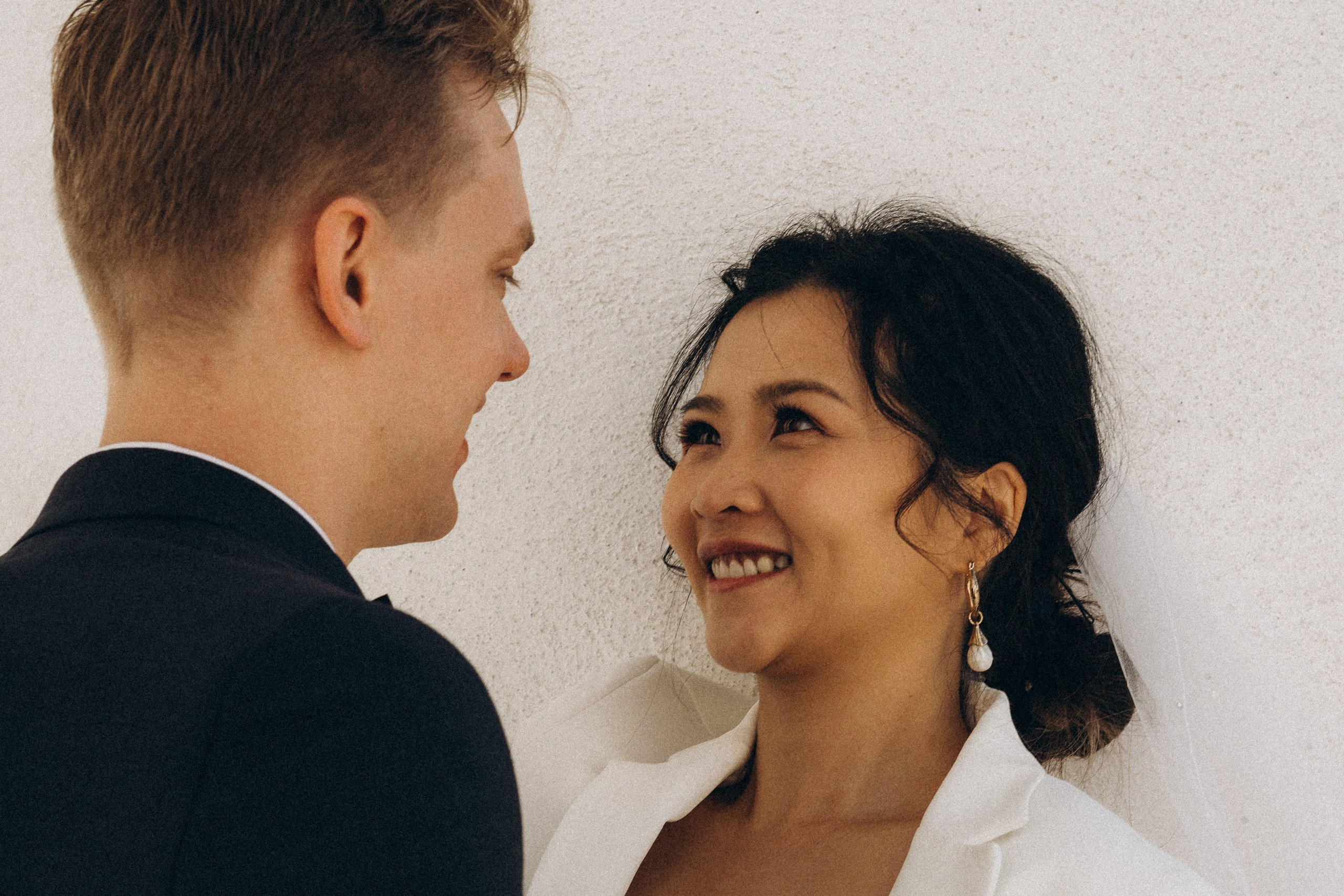 City wedding. Wedding and portrait photographer in Helsinki Vickan O