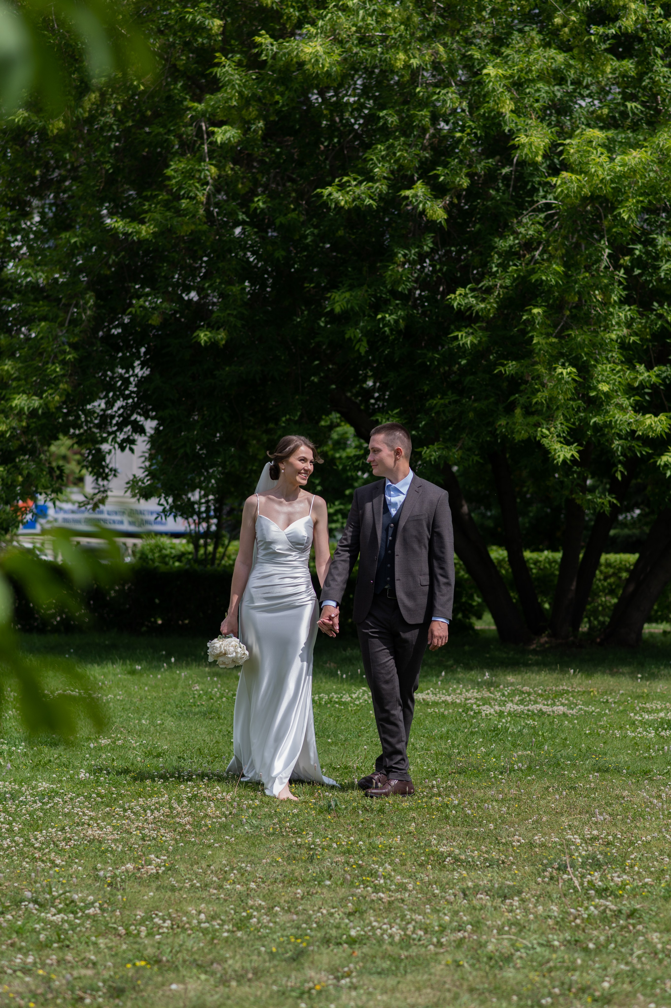 Light. Wedding and commercial photographer