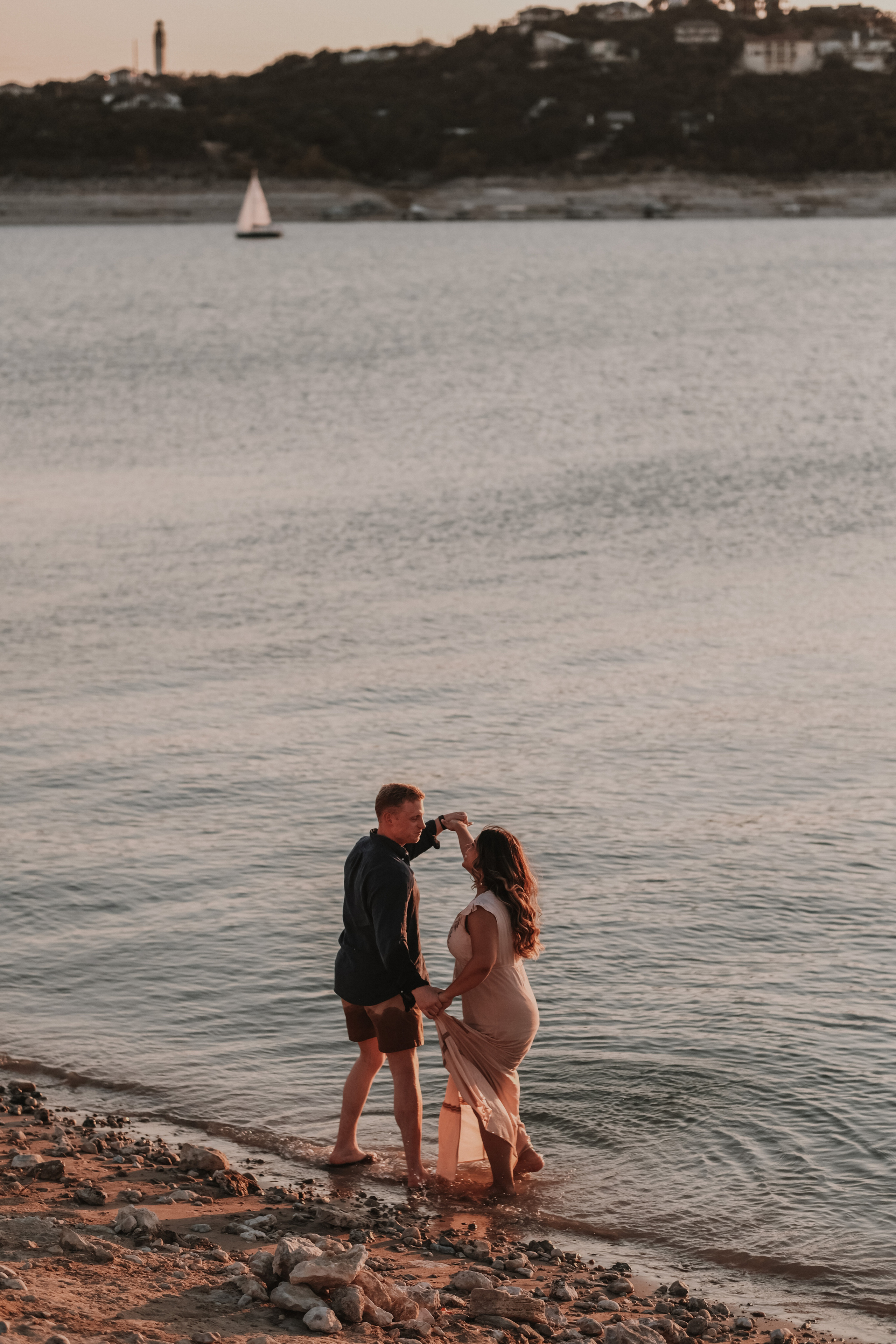 JUST MARRIED. Lens Captures Life