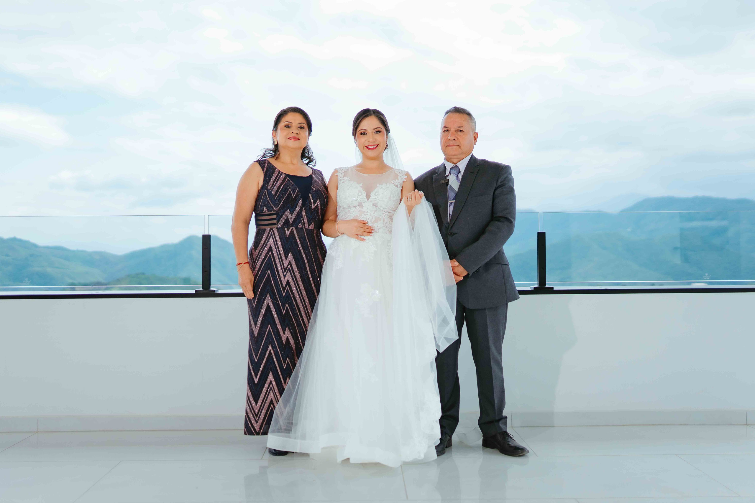 Jennifer y Vladimir. Fotógrafo de bodas en Loja Ecuador | Piero Alvarez PH